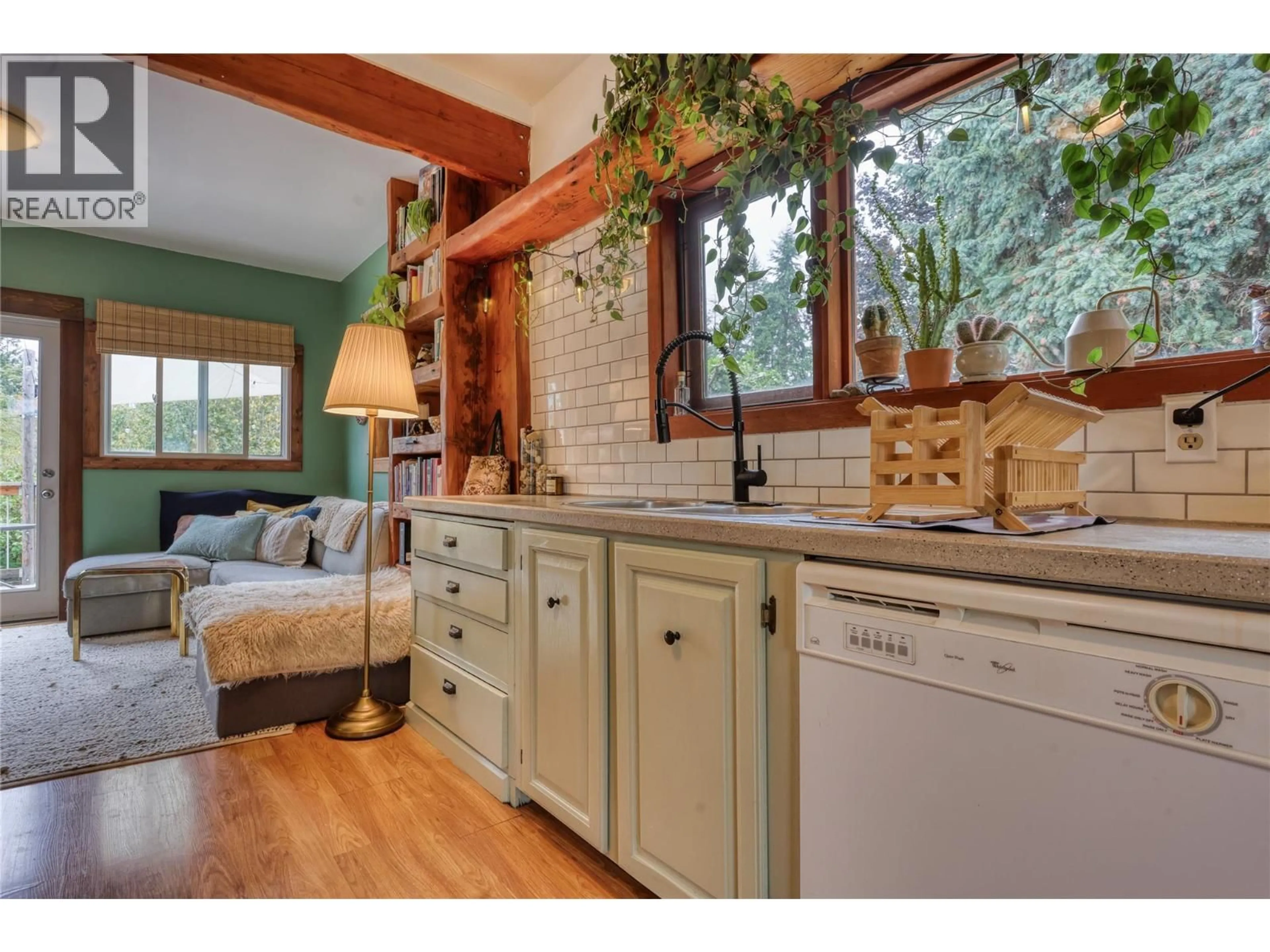 Open concept kitchen, ceramic/tile floor for 1677 SECOND AVENUE, Rossland British Columbia V0G1Y0