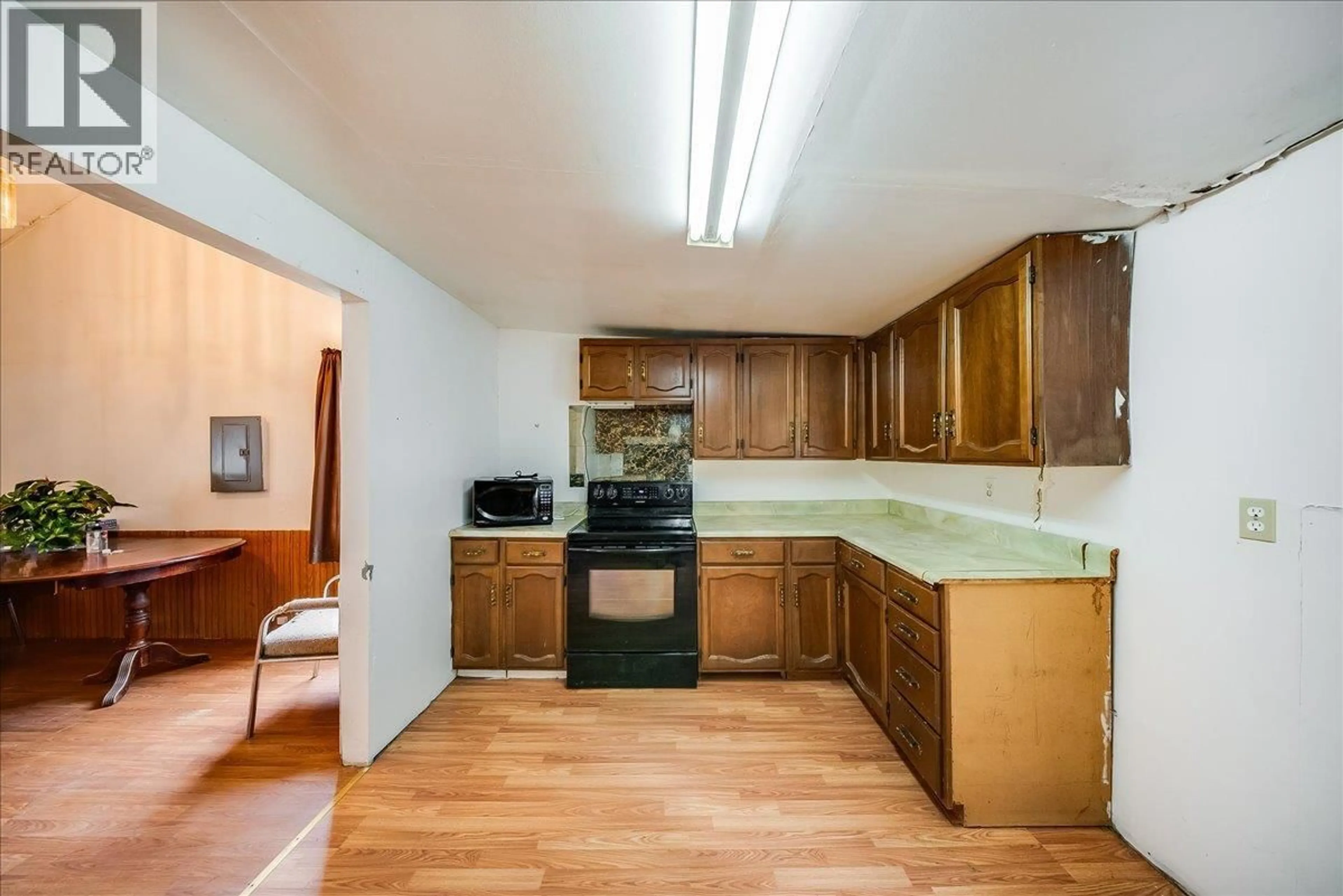Standard kitchen, unknown for 1427 AIRPORT ROAD, Salmo British Columbia V0G1Z0