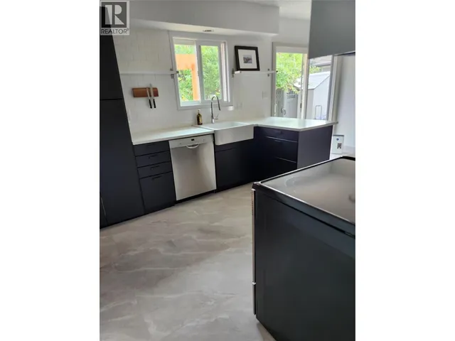 12261 SAUNDERS CRESCENT, Summerland 4