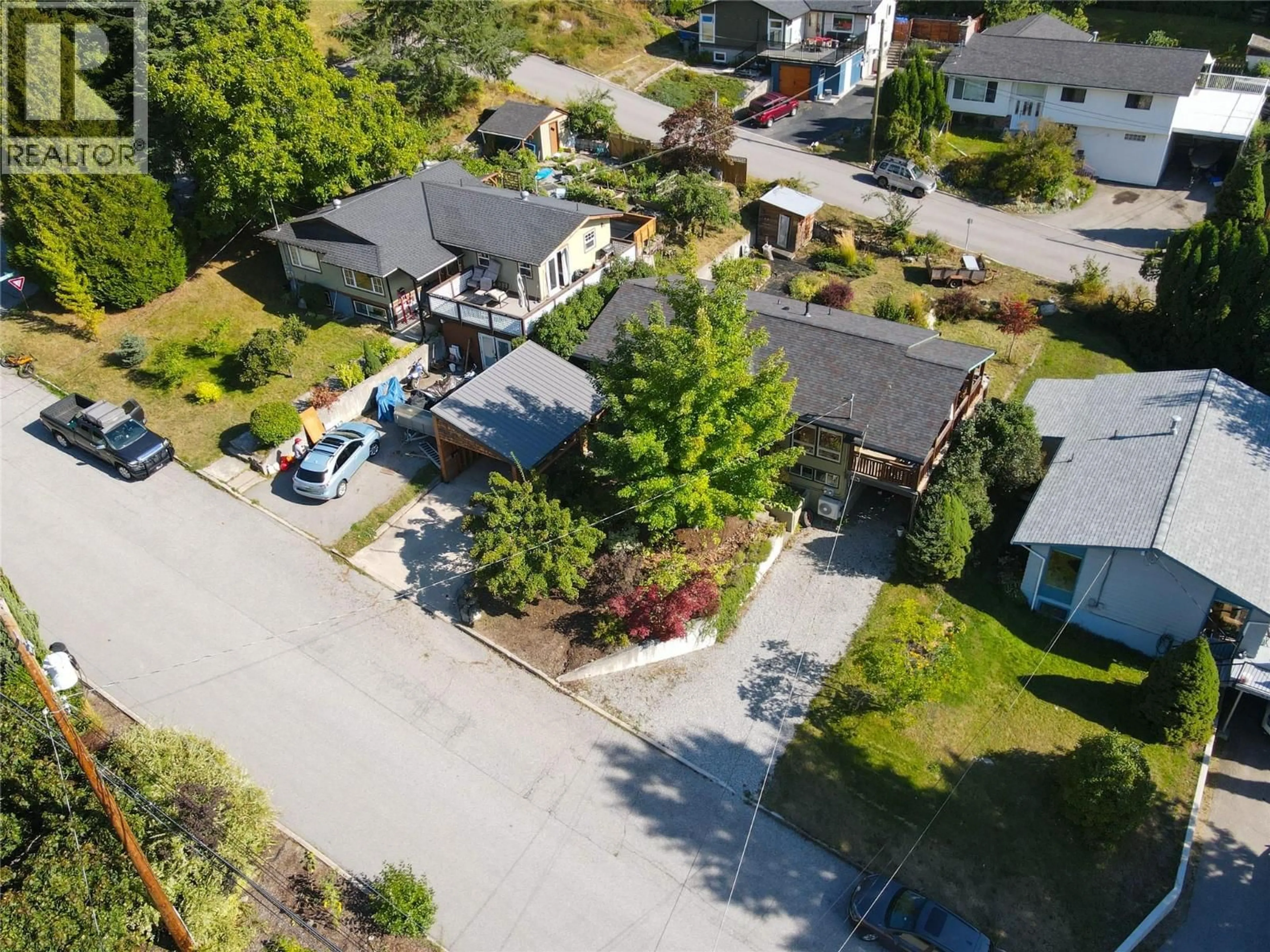 A pic from outside/outdoor area/front of a property/back of a property/a pic from drone, street for 518 DELBRUCK STREET, Nelson British Columbia V1L5L6