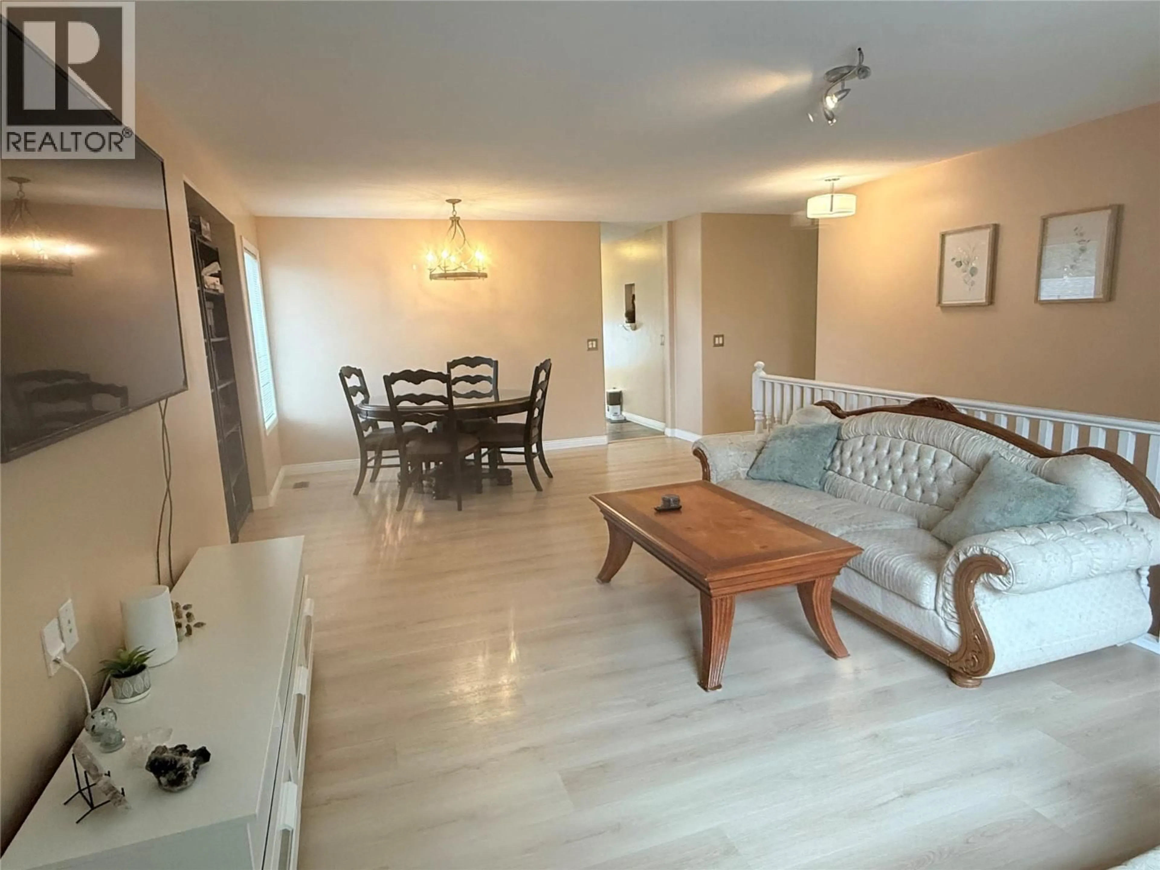 Living room with furniture, unknown for 154 RITCHIE COURT, Kelowna British Columbia V1V1Z2