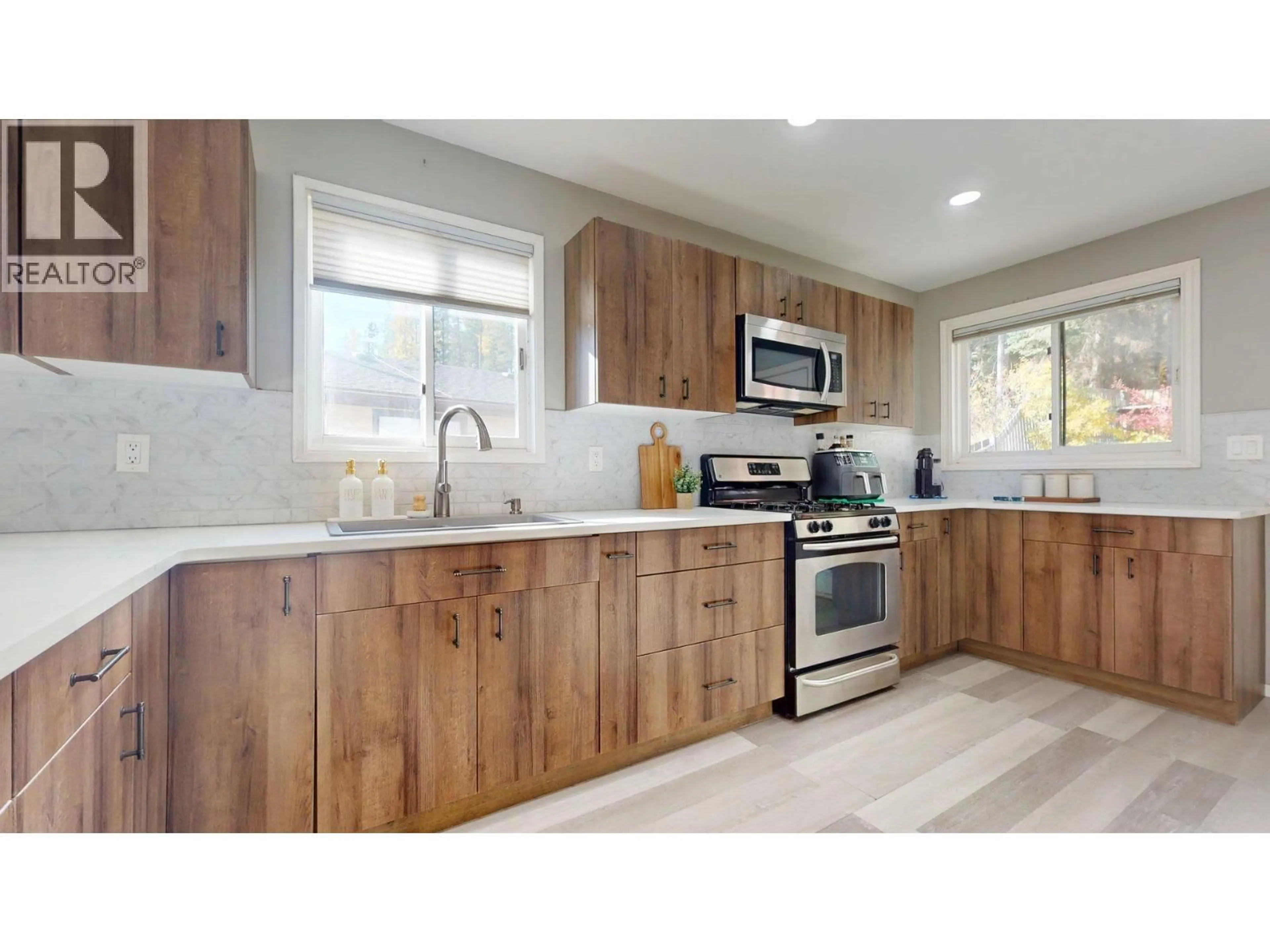 Open concept kitchen, unknown for 1237 PINYON ROAD, Sparwood British Columbia V0B2G2