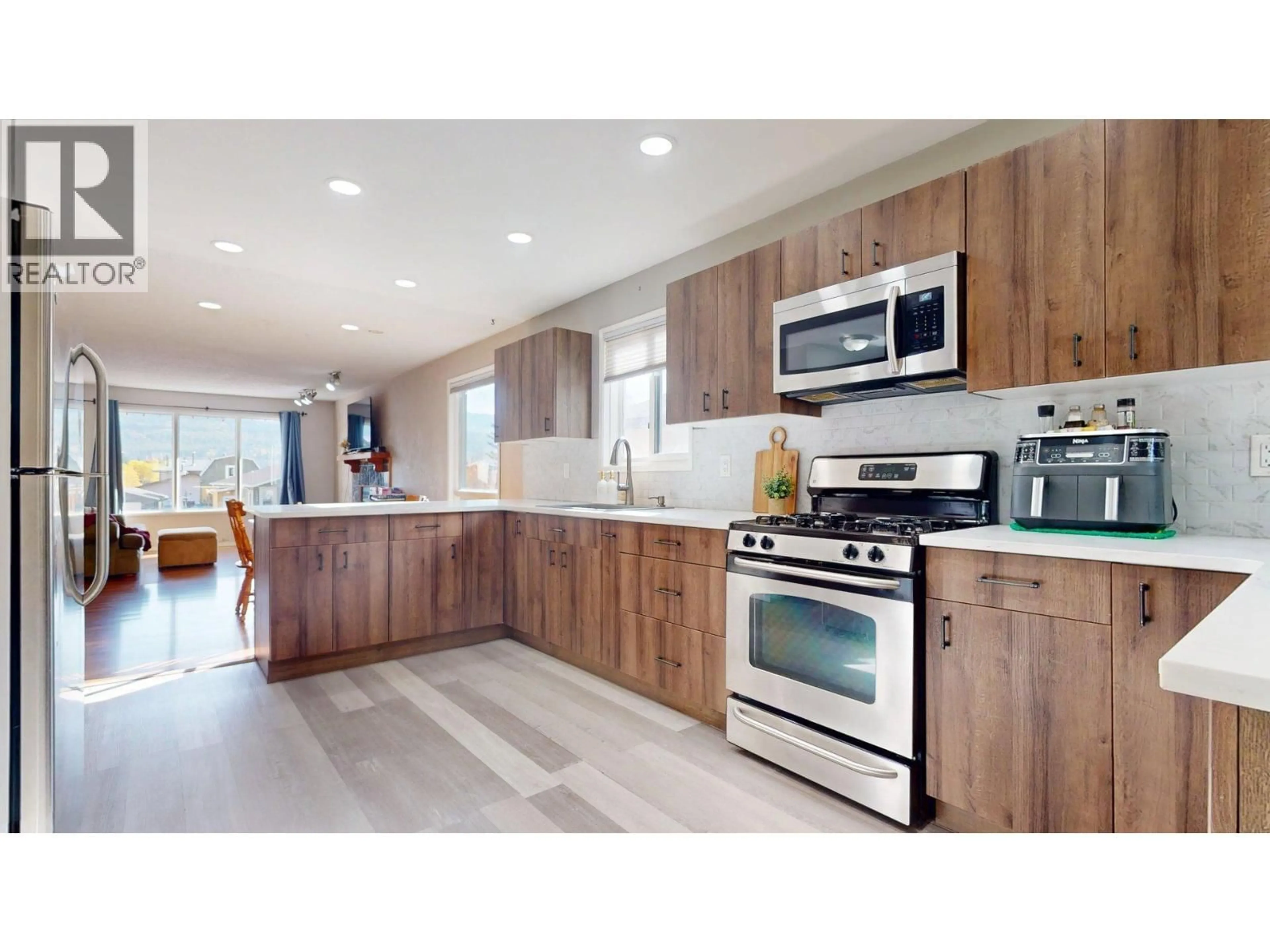 Open concept kitchen, unknown for 1237 PINYON ROAD, Sparwood British Columbia V0B2G2