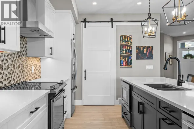 3352 HAWKS CRESCENT, West Kelowna 3