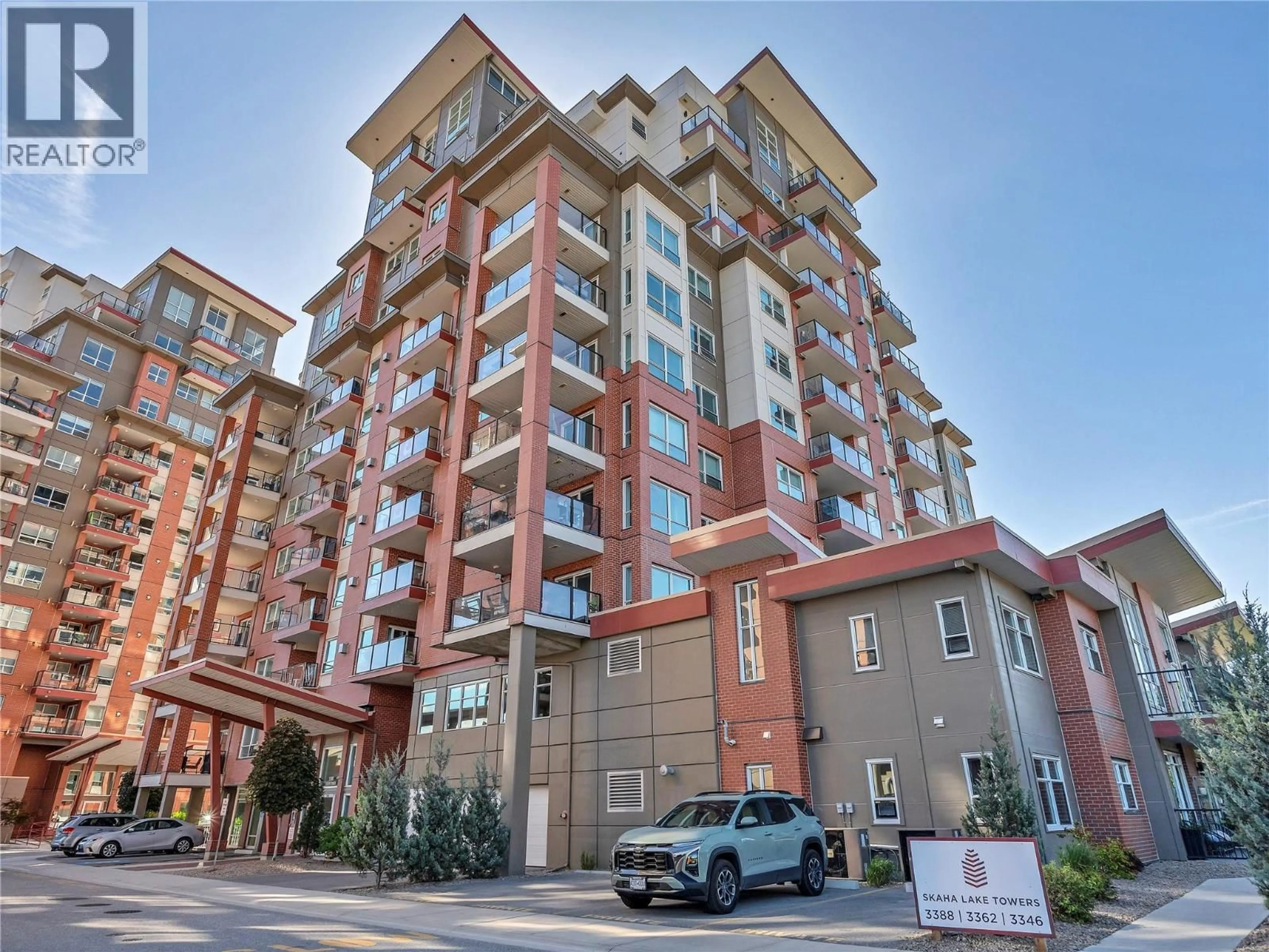 Indoor foyer for 807 - 3388 SKAHA LAKE ROAD, Penticton British Columbia V2A6G4