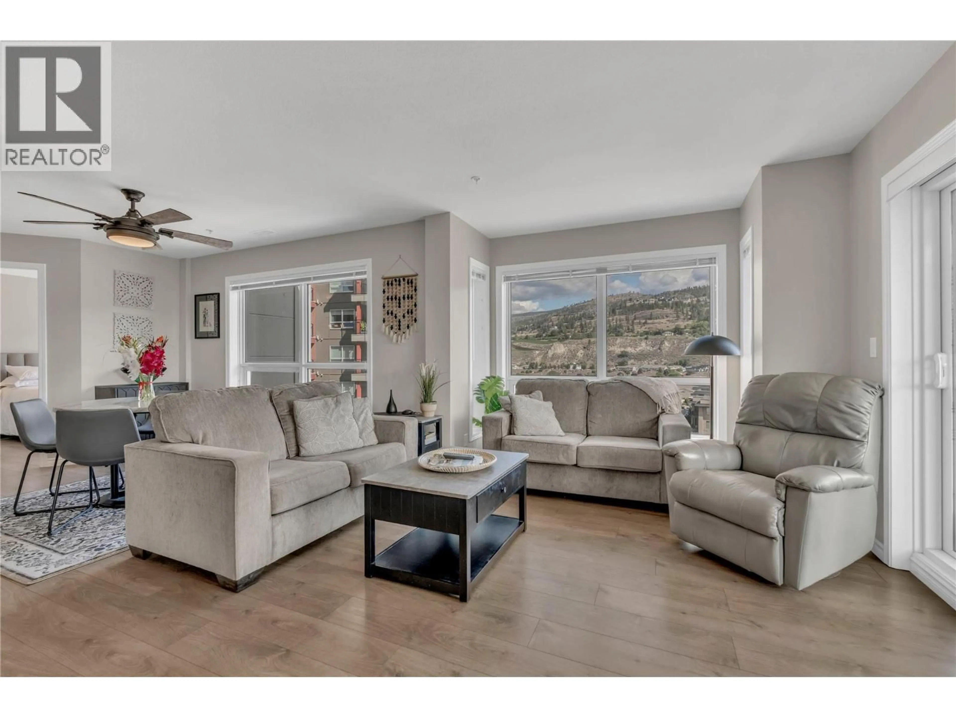 Living room with furniture, unknown for 807 - 3388 SKAHA LAKE ROAD, Penticton British Columbia V2A6G4
