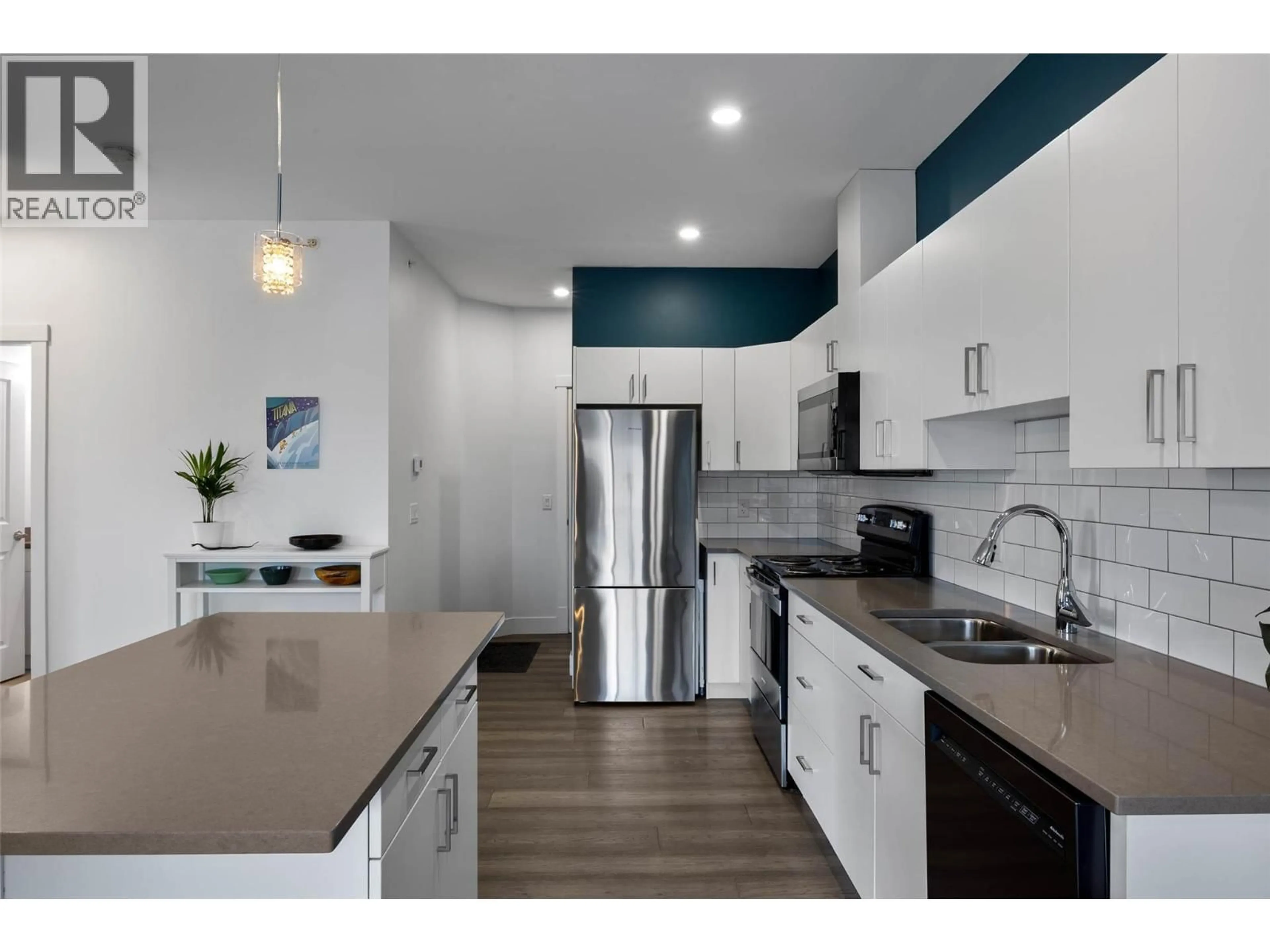 Open concept kitchen, ceramic/tile floor for 404 - 777 BATTLE STREET, Kamloops British Columbia V2C2M6