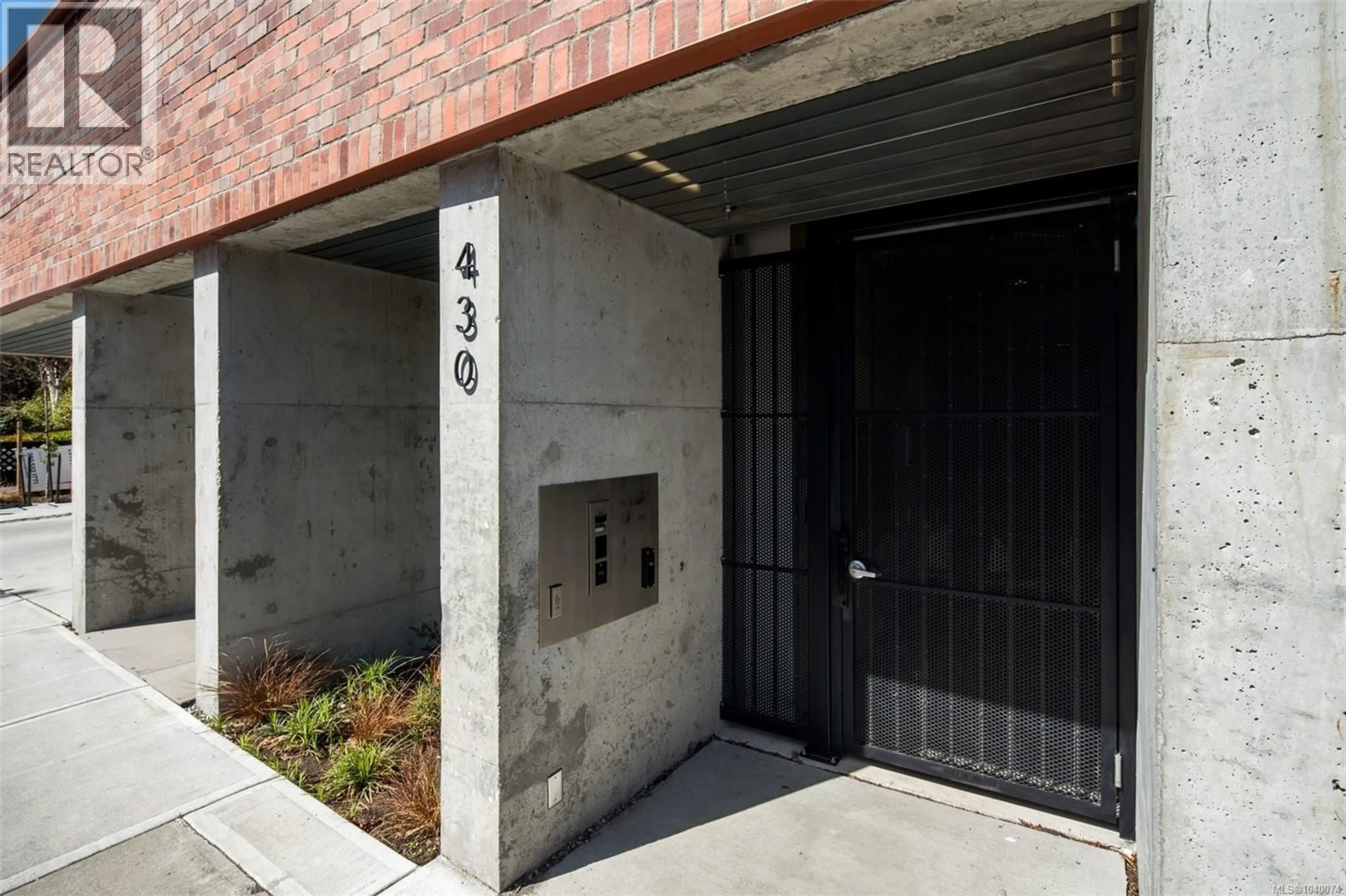 Unknown for 205 - 430 PARRY STREET, Victoria British Columbia V8V2H7