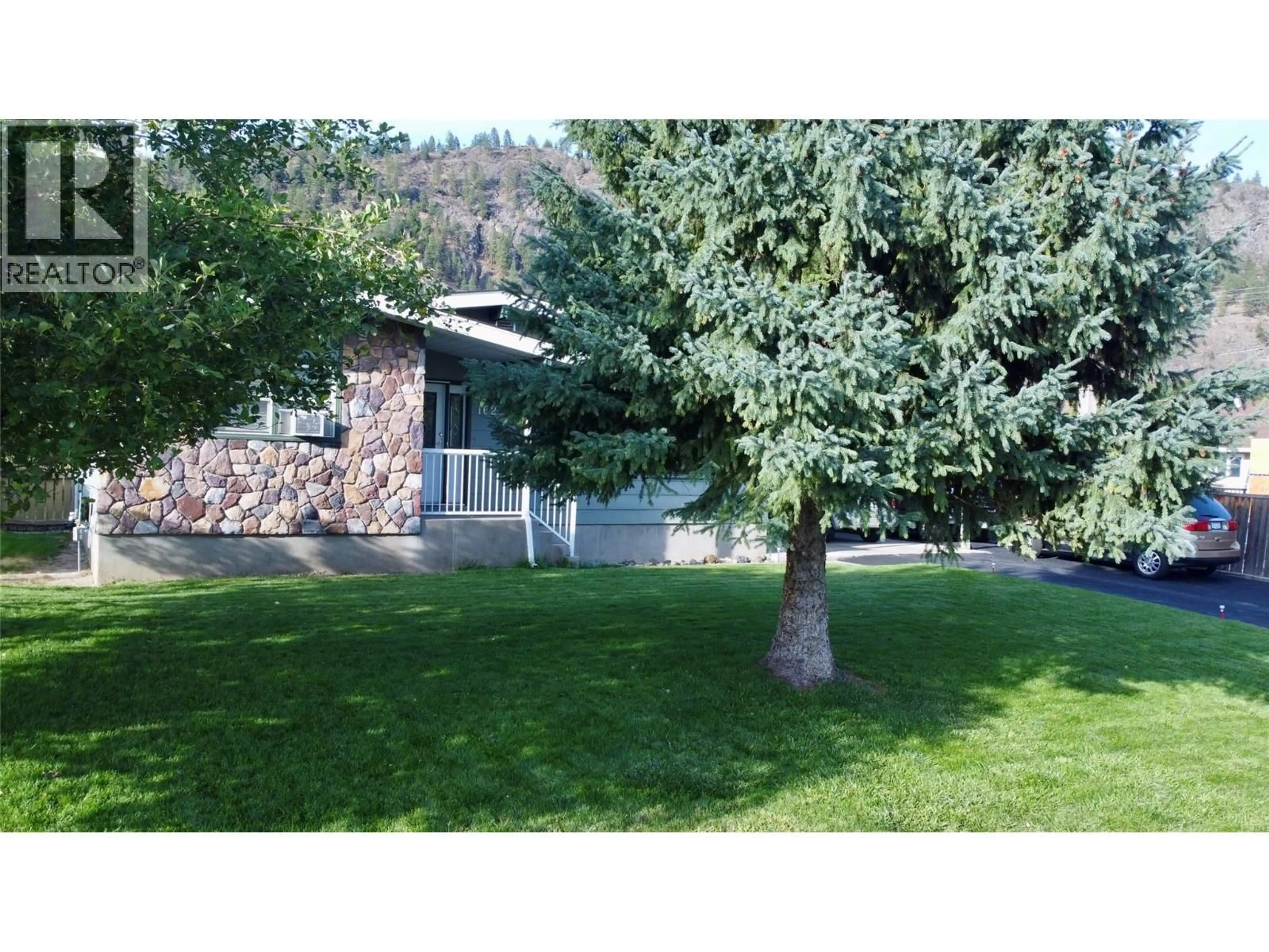 A pic from outside/outdoor area/front of a property/back of a property/a pic from drone, unknown for 1623 LANDSDOWNE CRESCENT, Grand Forks British Columbia V0H1H0