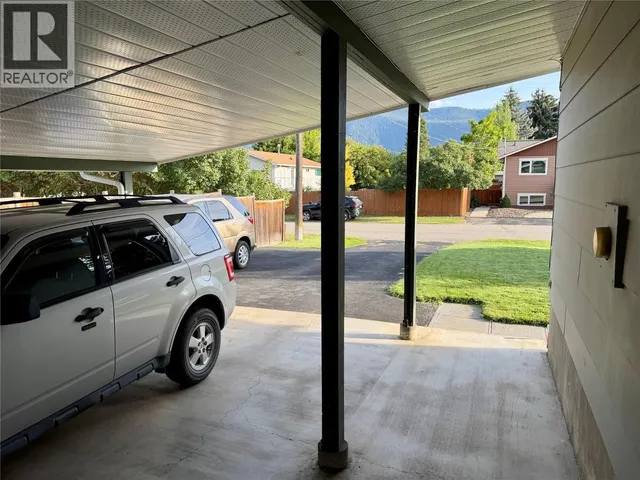 1623 LANDSDOWNE CRESCENT, Grand Forks 4