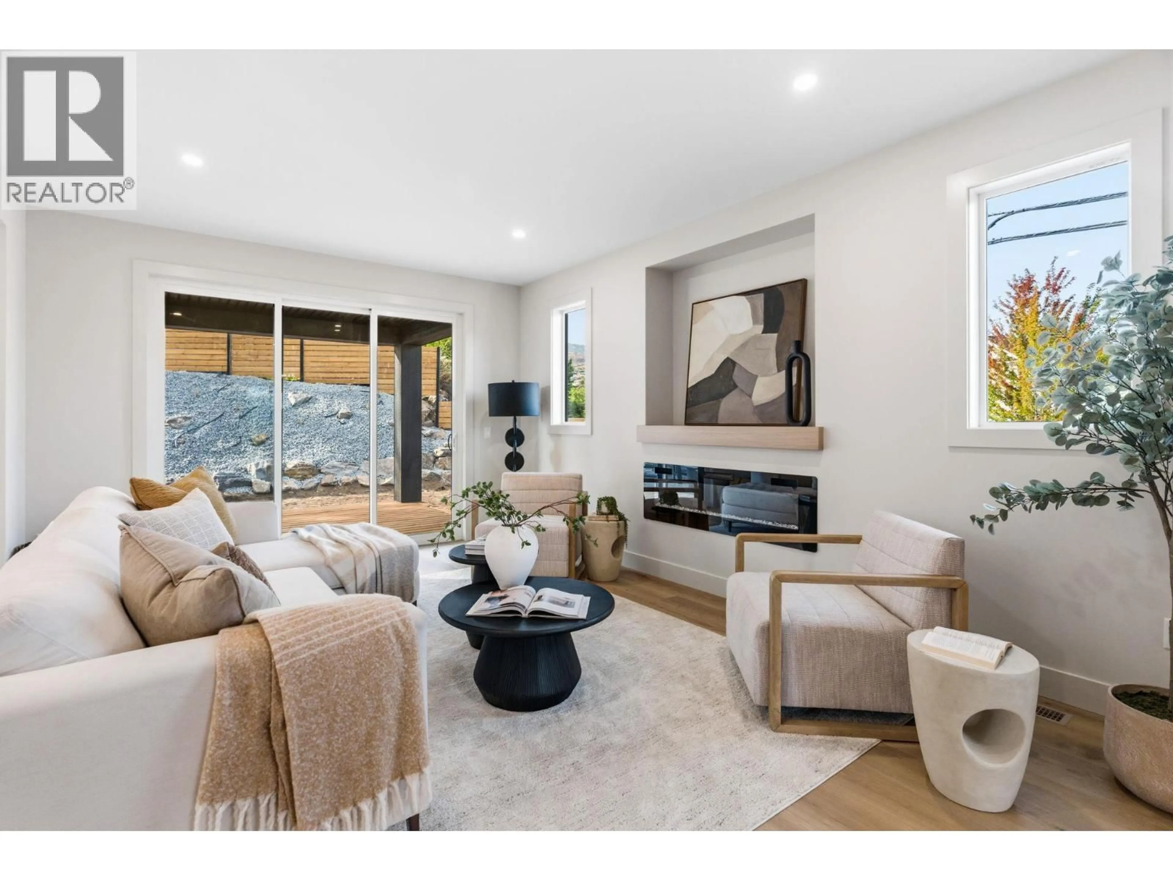 Living room with furniture, unknown for 485 SHEILA CRESCENT, Kelowna British Columbia V1W4L8