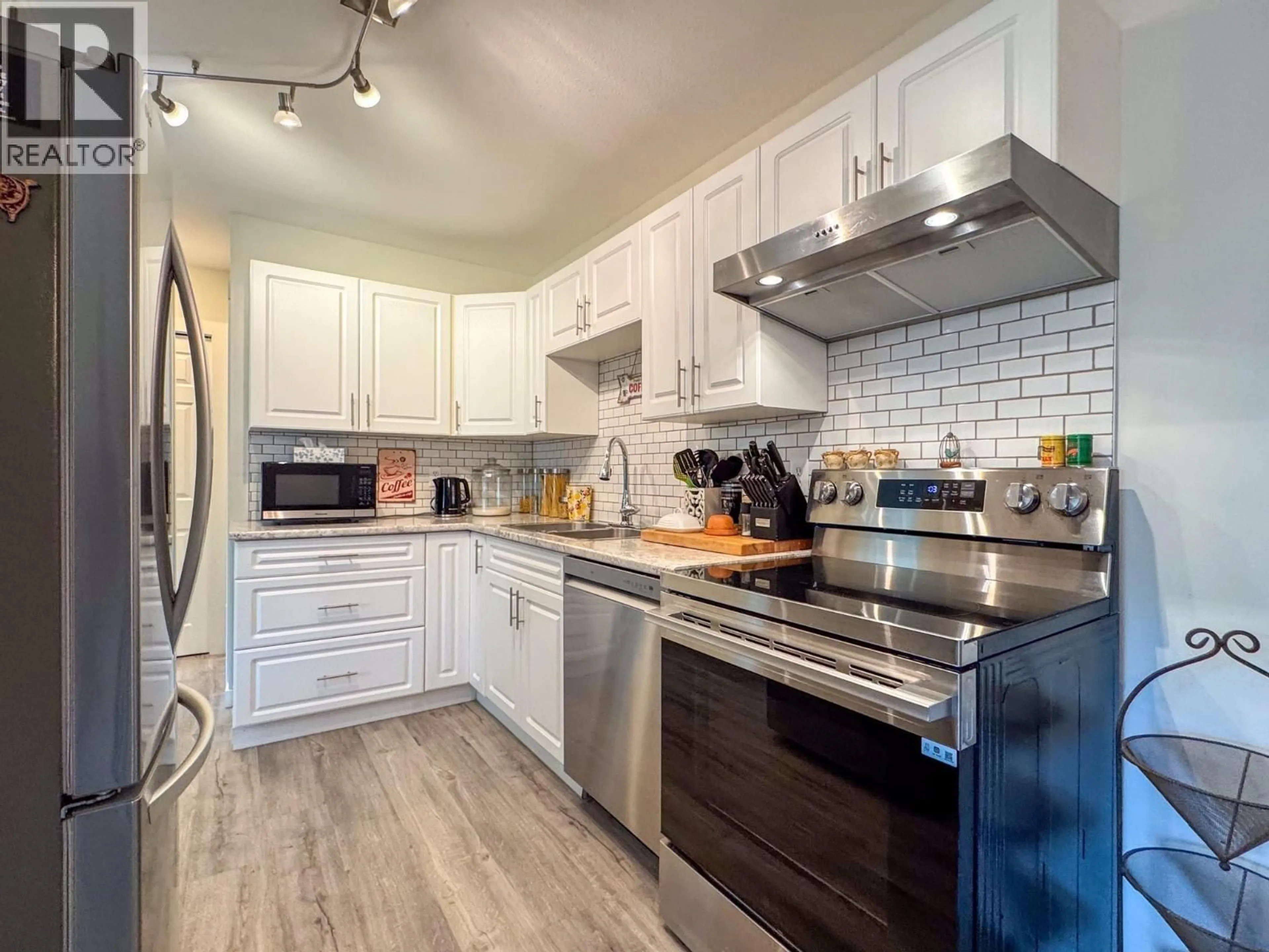 Open concept kitchen, unknown for 213 - 1047 MIDDLETON WAY, Vernon British Columbia V1B2N3