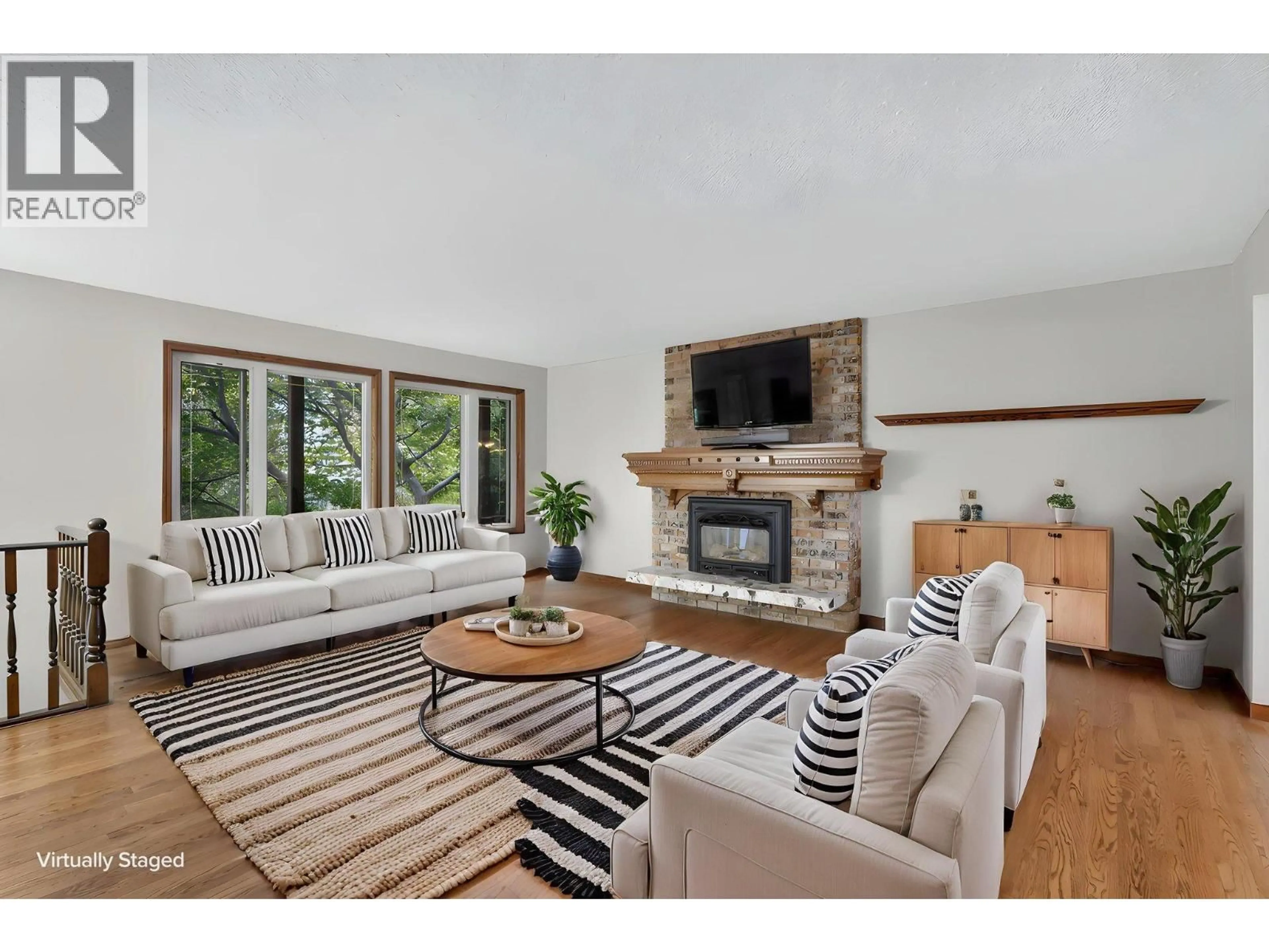 Living room with furniture, unknown for 4685 WESTRIDGE DRIVE, Kelowna British Columbia V1W3A8