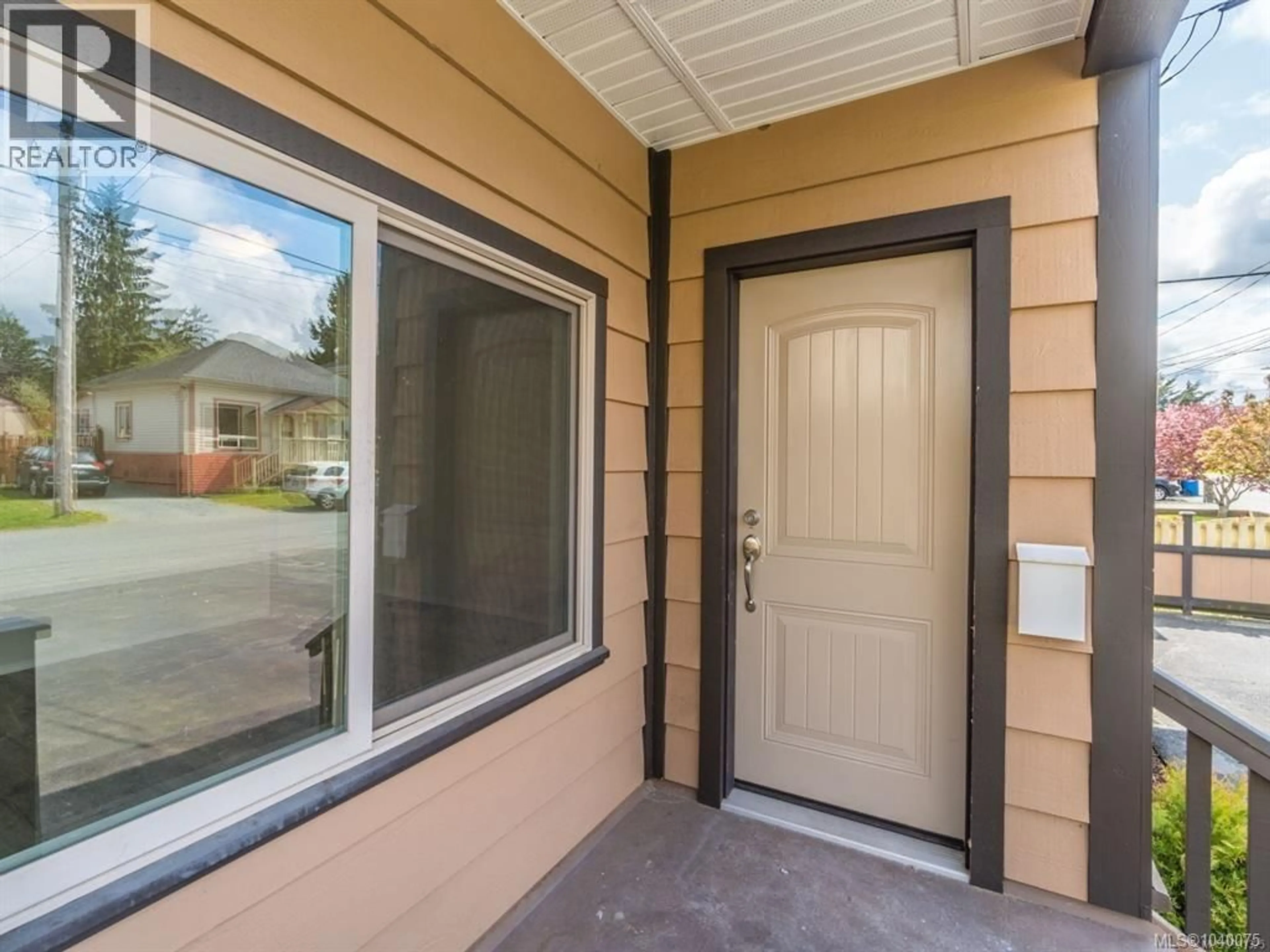Indoor entryway for 18 GILLESPIE STREET SOUTH, Nanaimo British Columbia V9R4Y3