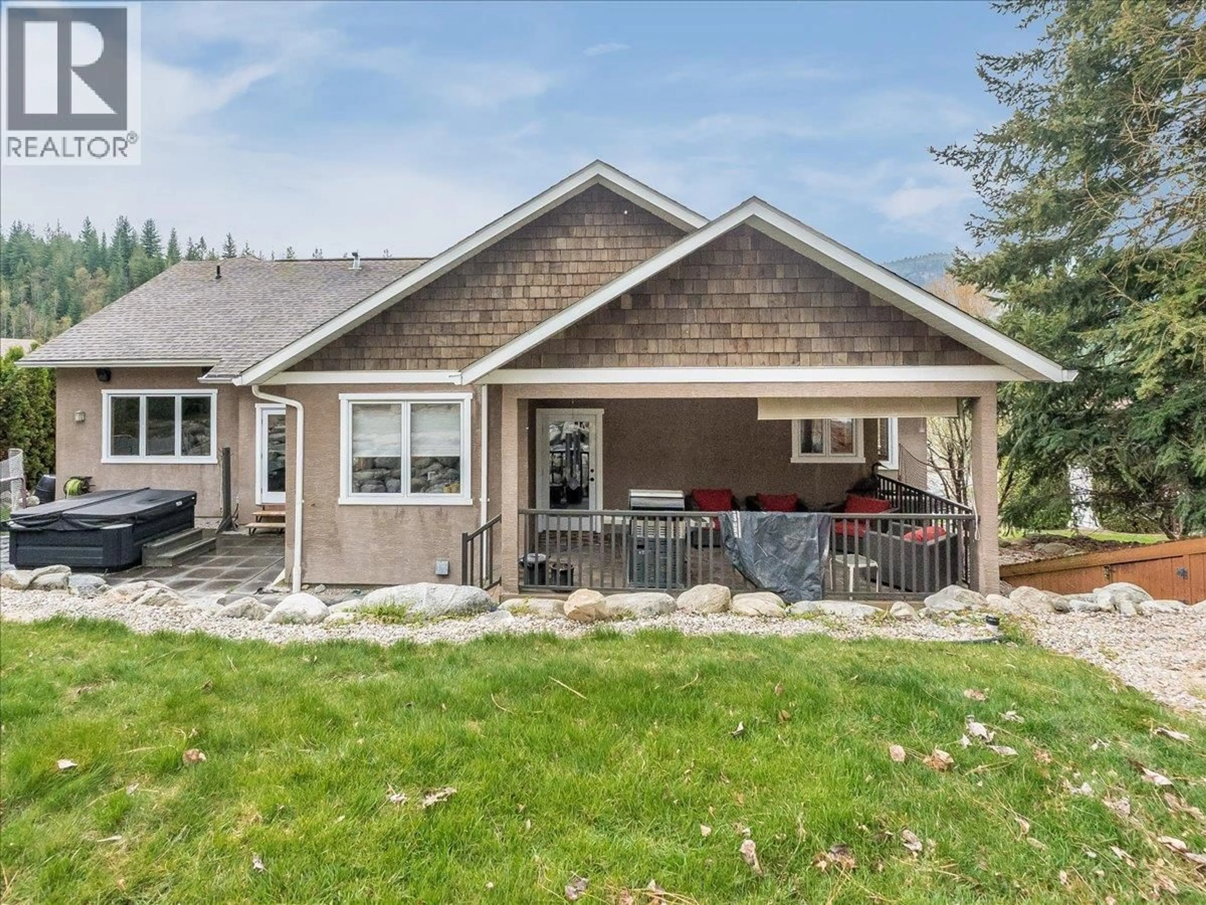 Home with vinyl exterior material, street for 2455 COLIN CRESCENT, Trail British Columbia V1R4T4
