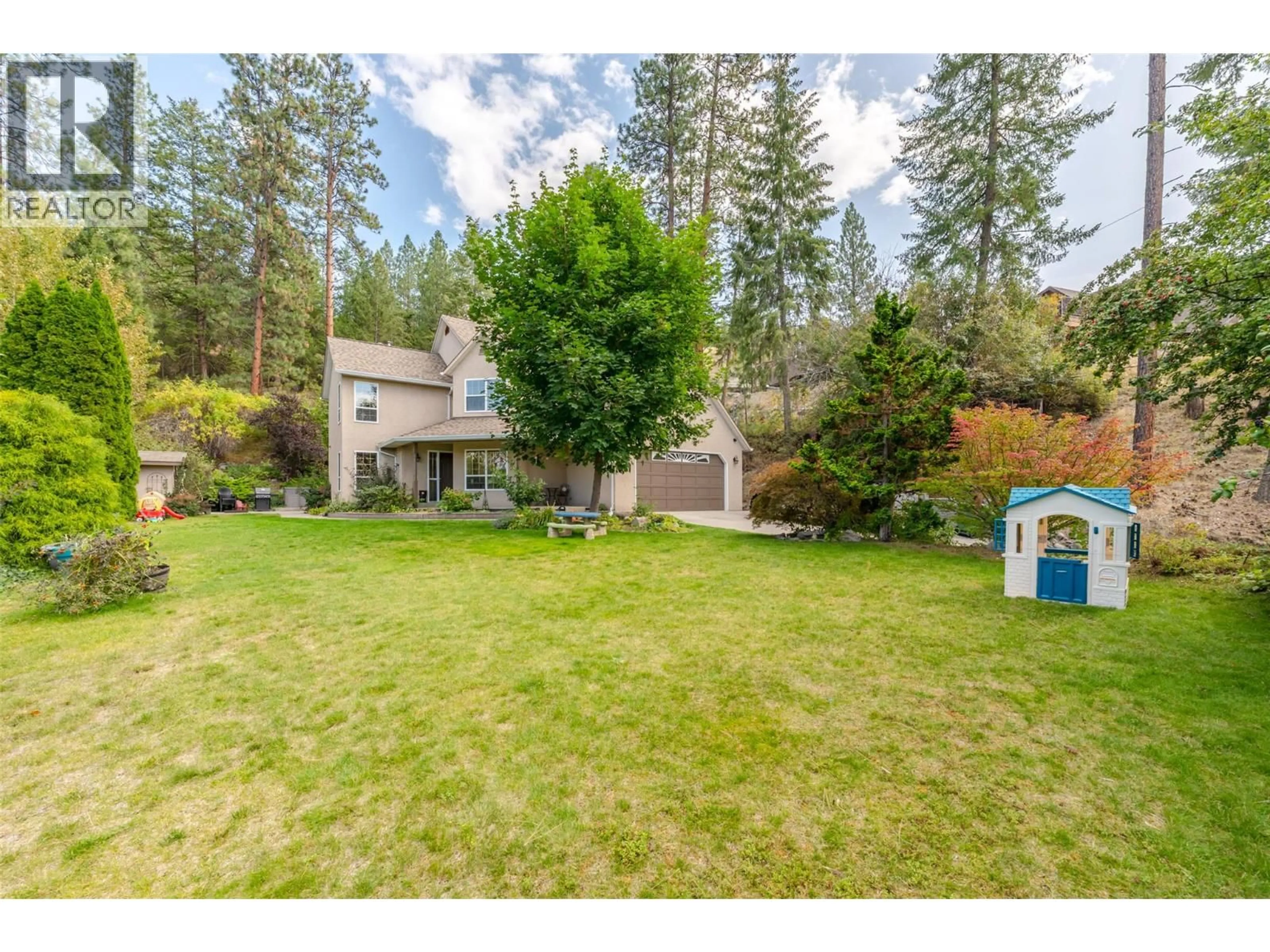 A pic from outside/outdoor area/front of a property/back of a property/a pic from drone, unknown for 3281 JUNIPER DRIVE, Naramata British Columbia V0H1N1
