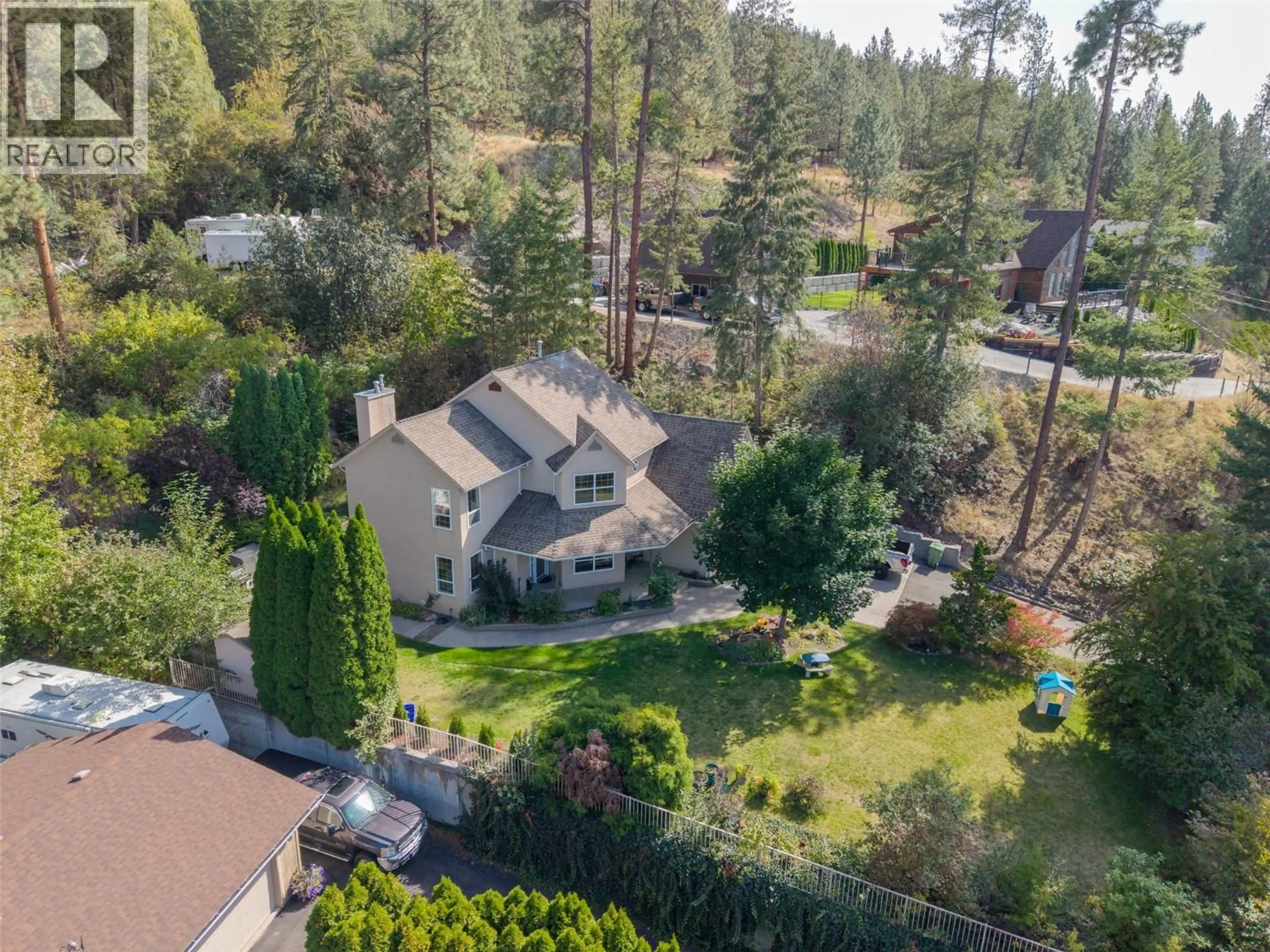 A pic from outside/outdoor area/front of a property/back of a property/a pic from drone, unknown for 3281 JUNIPER DRIVE, Naramata British Columbia V0H1N1