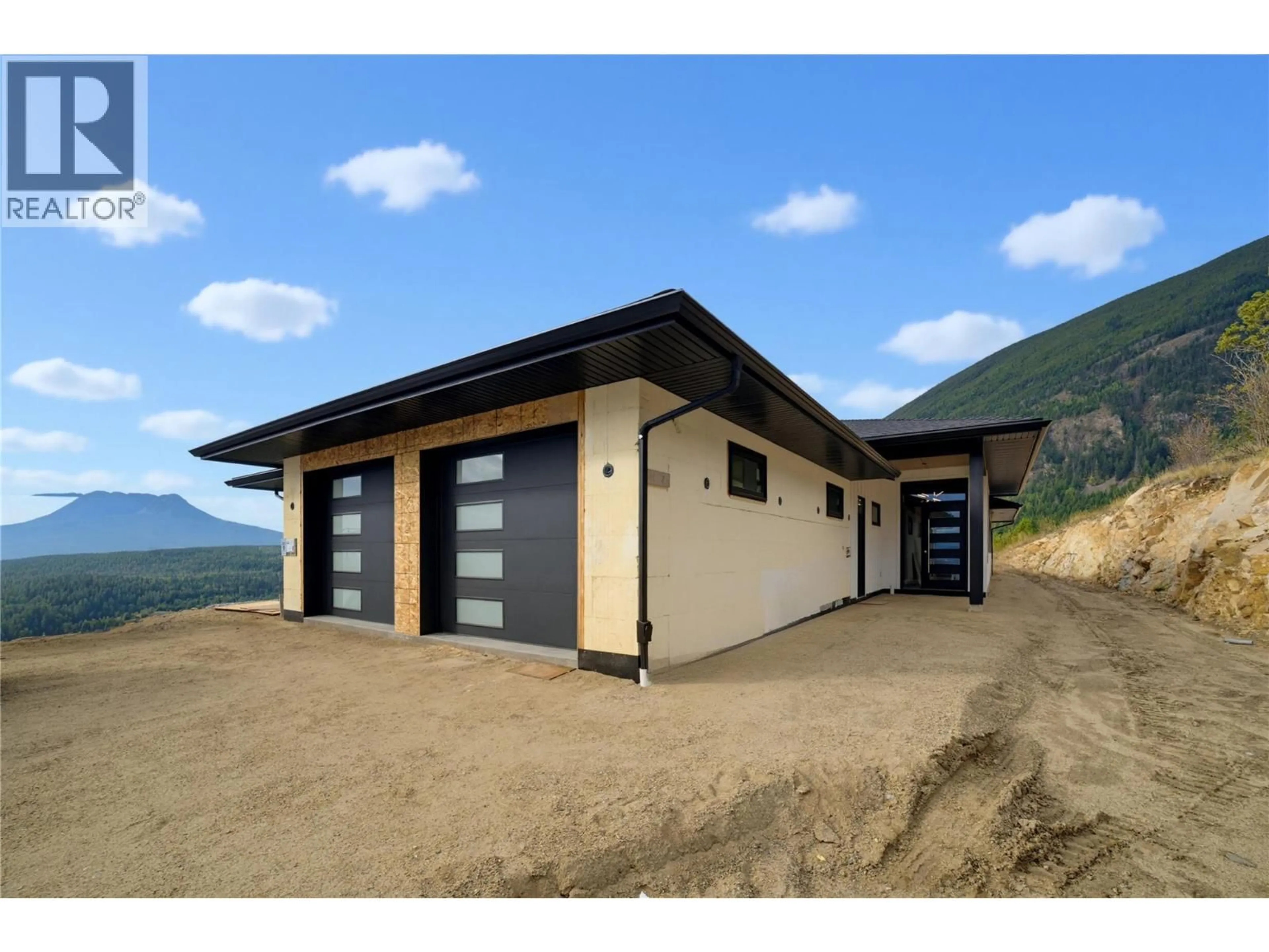 Indoor garage for 5 - 4 KAULT HILL ROAD, Tappen British Columbia V0E2X0