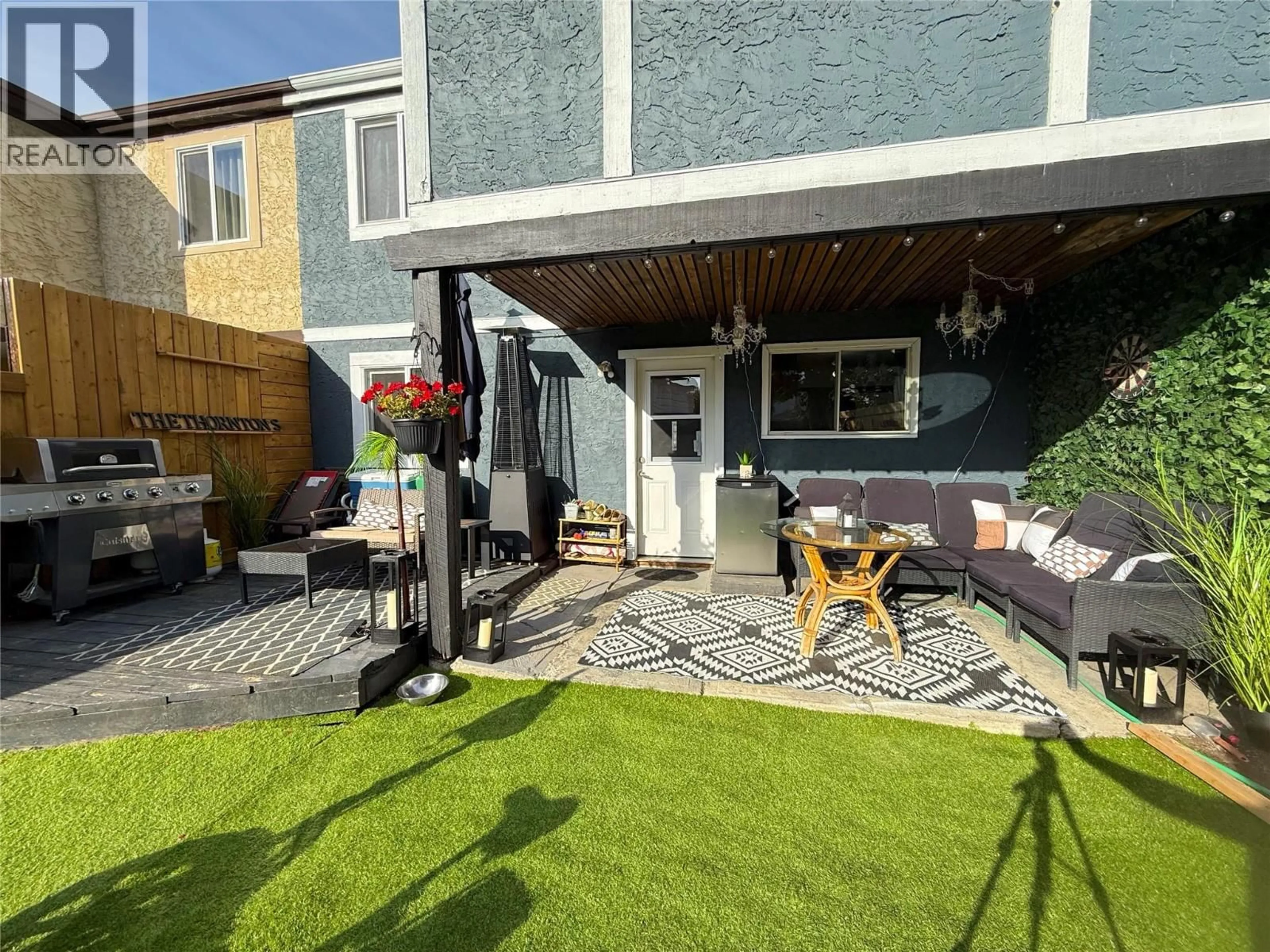 A pic from outside/outdoor area/front of a property/back of a property/a pic from drone, street for 30 - 600 CAMBRIDGE CRESCENT, Kamloops British Columbia v2b5b6