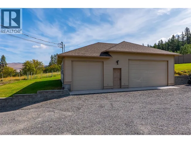 3088 FOX FARM ROAD, Merritt 5