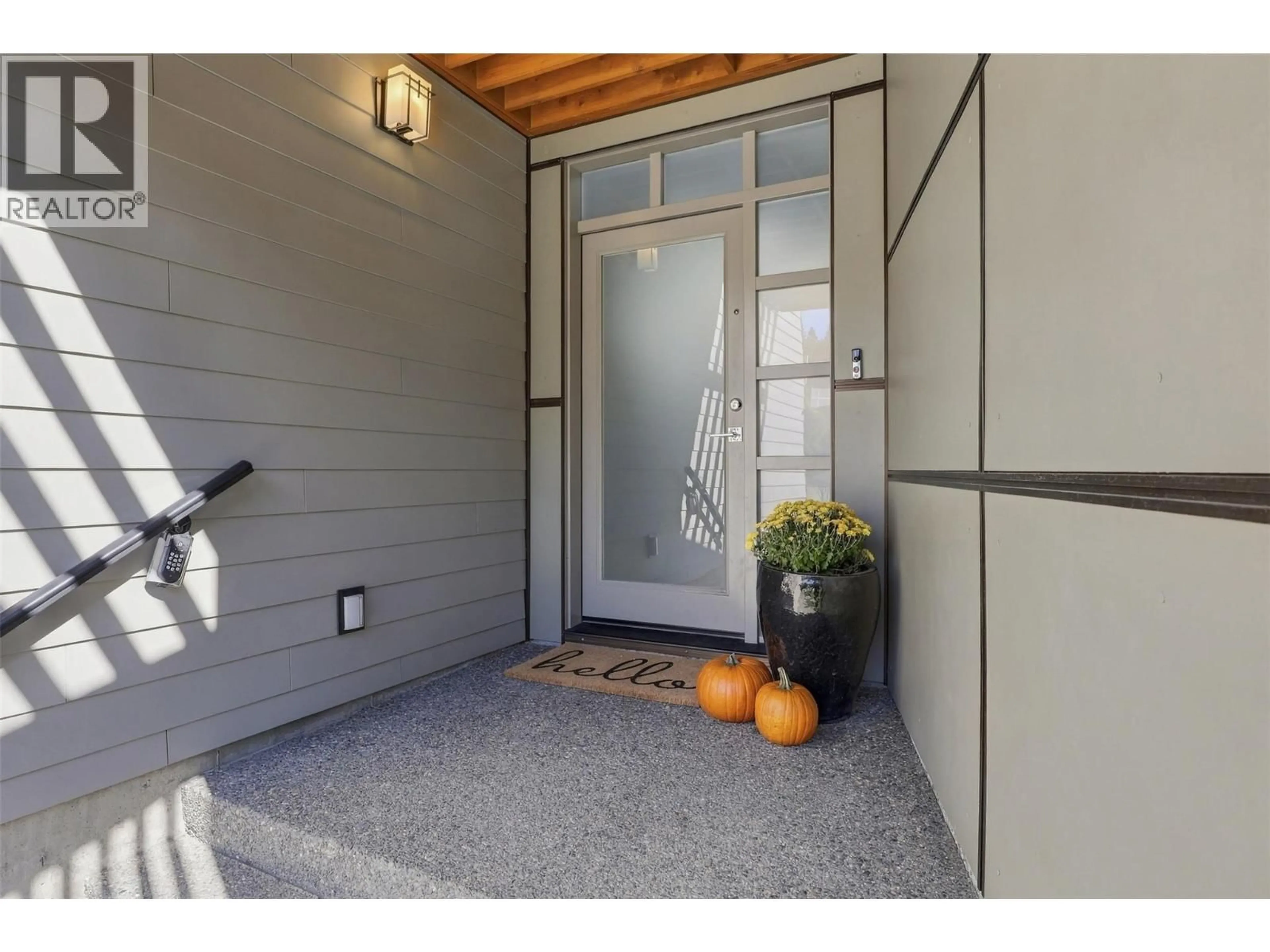 Indoor entryway for 1273 ROCKCRESS DRIVE, Kamloops British Columbia V2E0B4