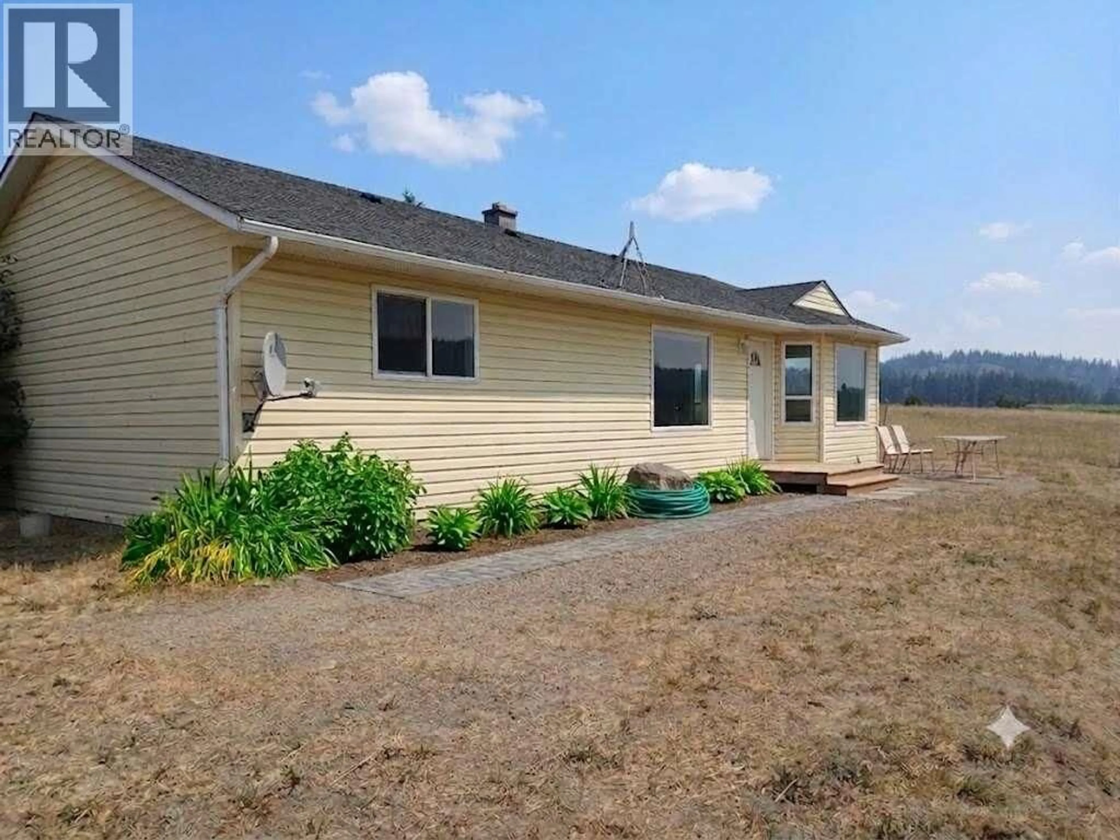 Home with vinyl exterior material, unknown for 3575 CANYON ROAD, Spallumcheen British Columbia V0E1B4
