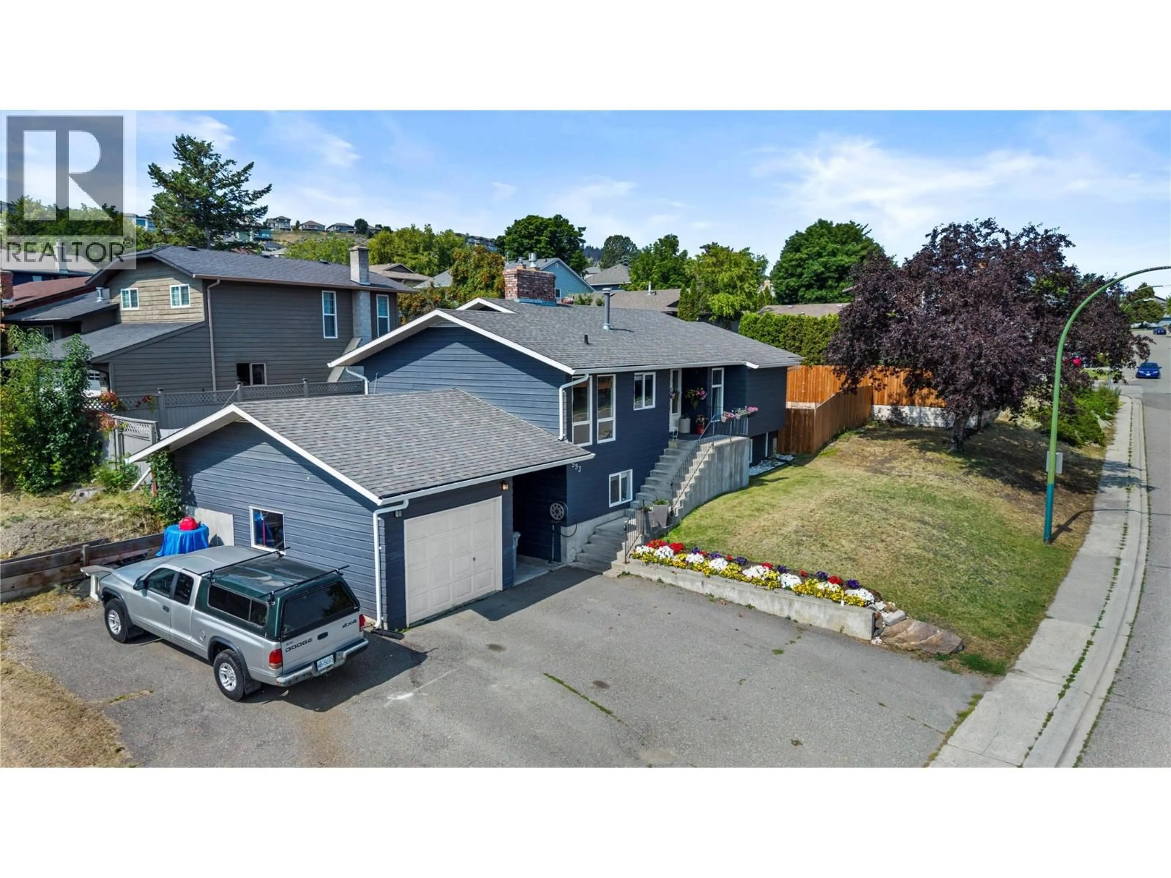 A pic from outside/outdoor area/front of a property/back of a property/a pic from drone, street for 593 BRAEMAR DRIVE, Kamloops British Columbia V1S1H6