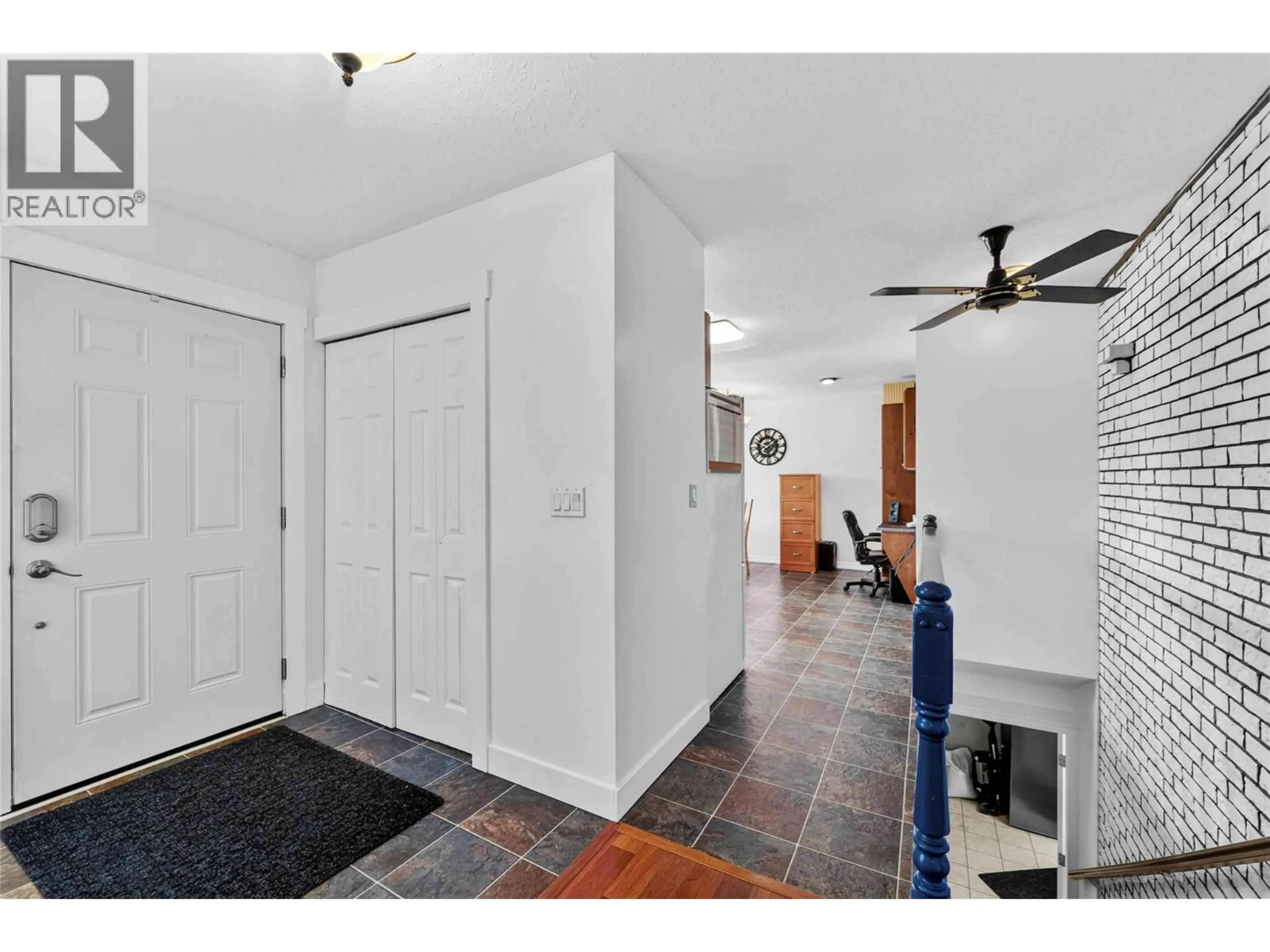 Indoor entryway for 593 BRAEMAR DRIVE, Kamloops British Columbia V1S1H6