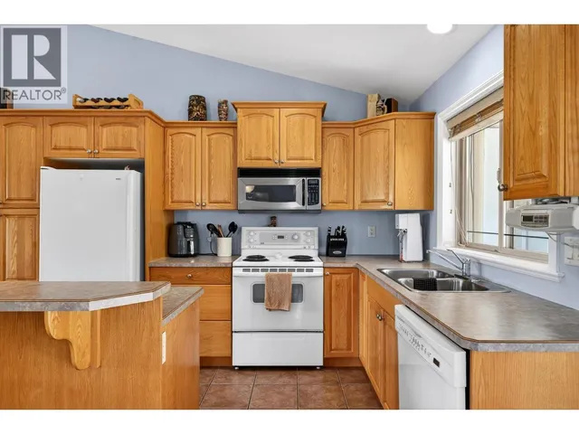 1673 KLOPPENBURG ROAD, Kelowna 5
