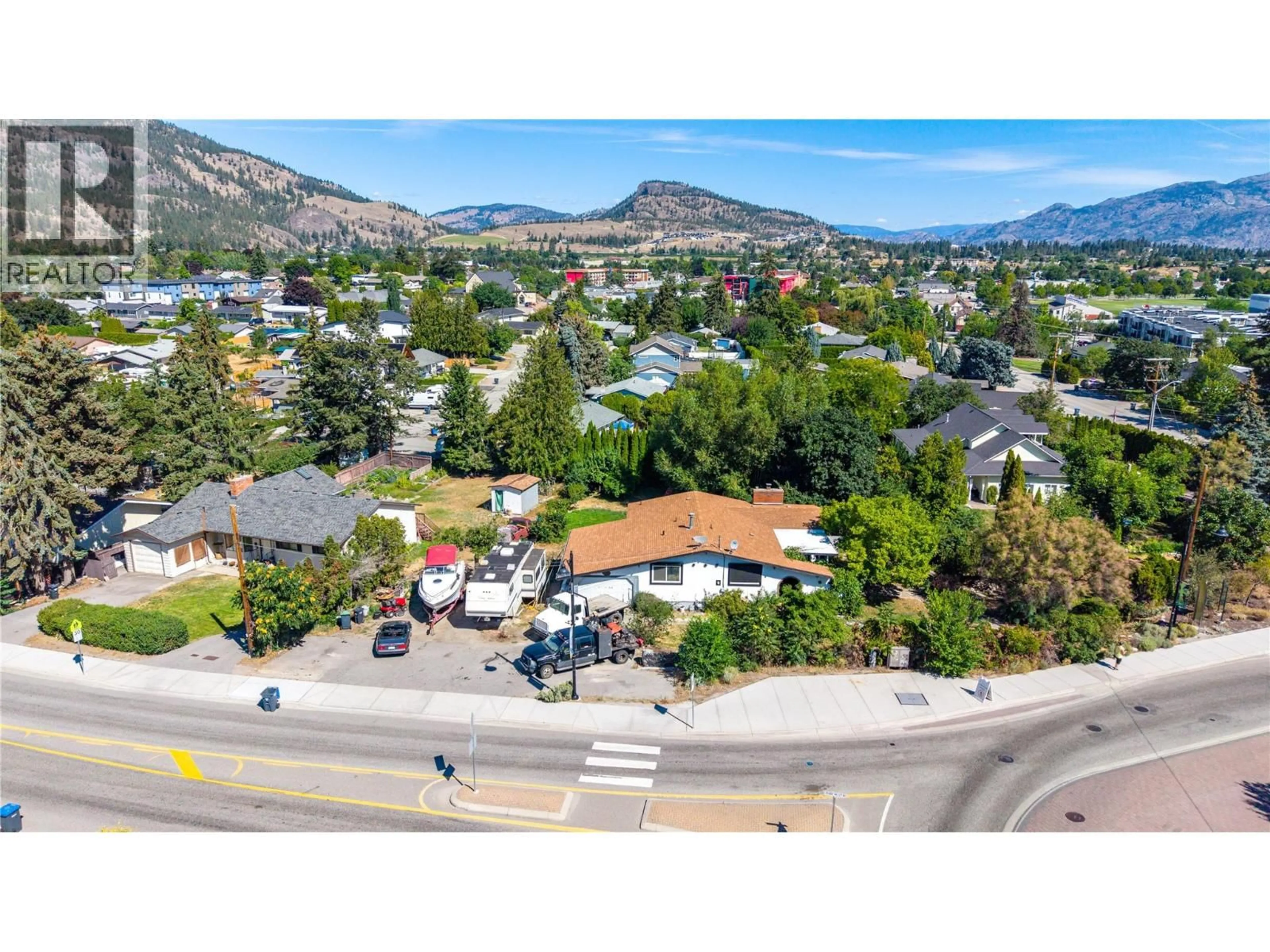 A pic from outside/outdoor area/front of a property/back of a property/a pic from drone, mountain view for 10108 PRAIRIE VALLEY ROAD, Summerland British Columbia V0H1Z0