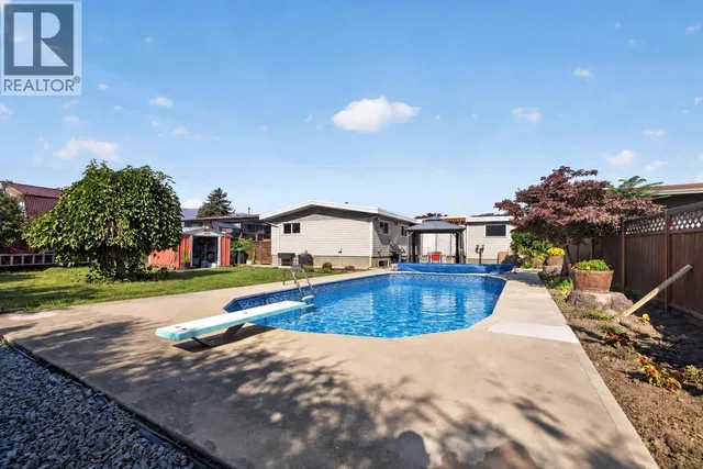 1261 LAWSON AVENUE, Kelowna 2