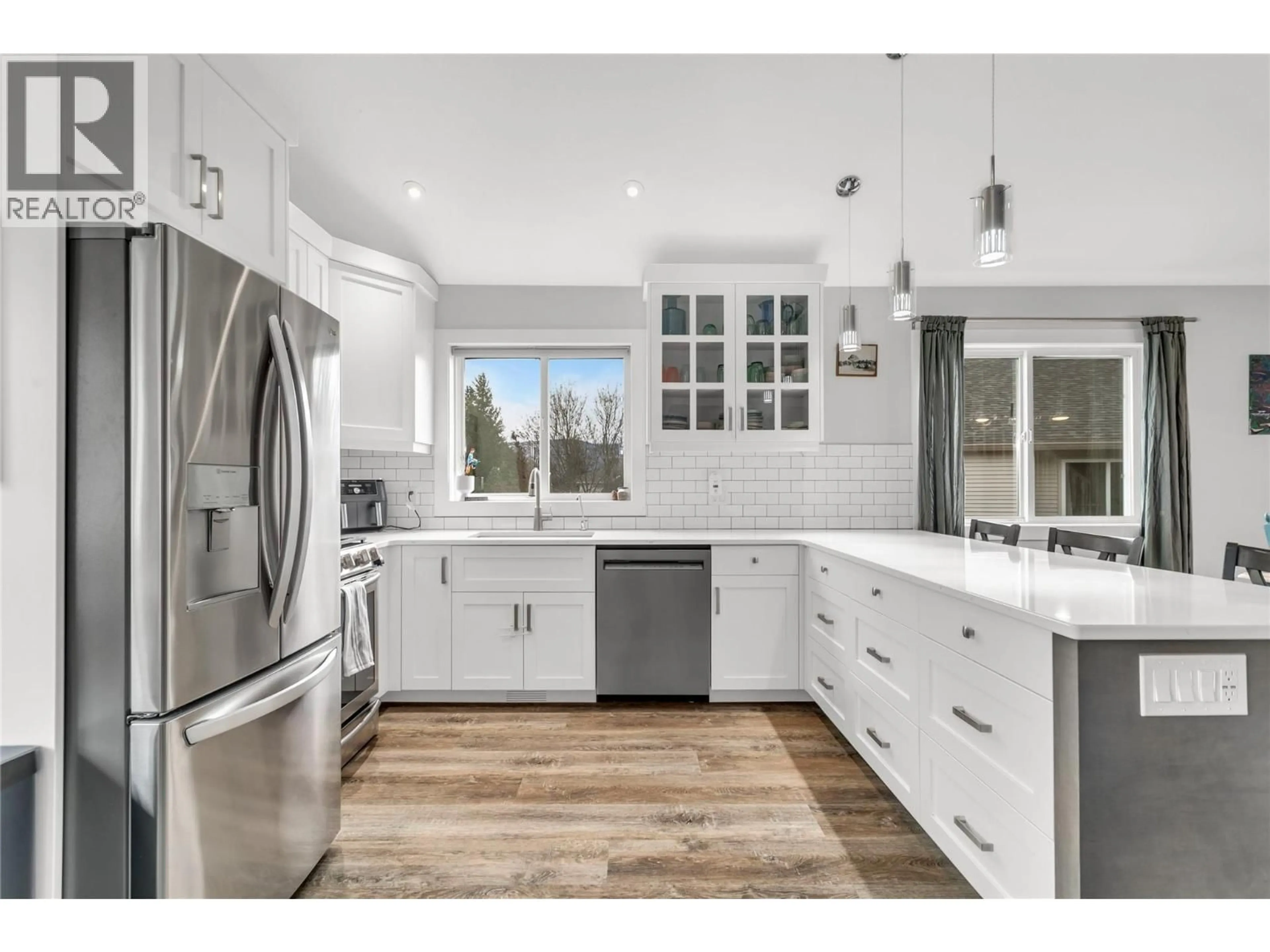 Open concept kitchen, ceramic/tile floor for 3819 GLEN CANYON DRIVE, West Kelowna British Columbia V4T2P7