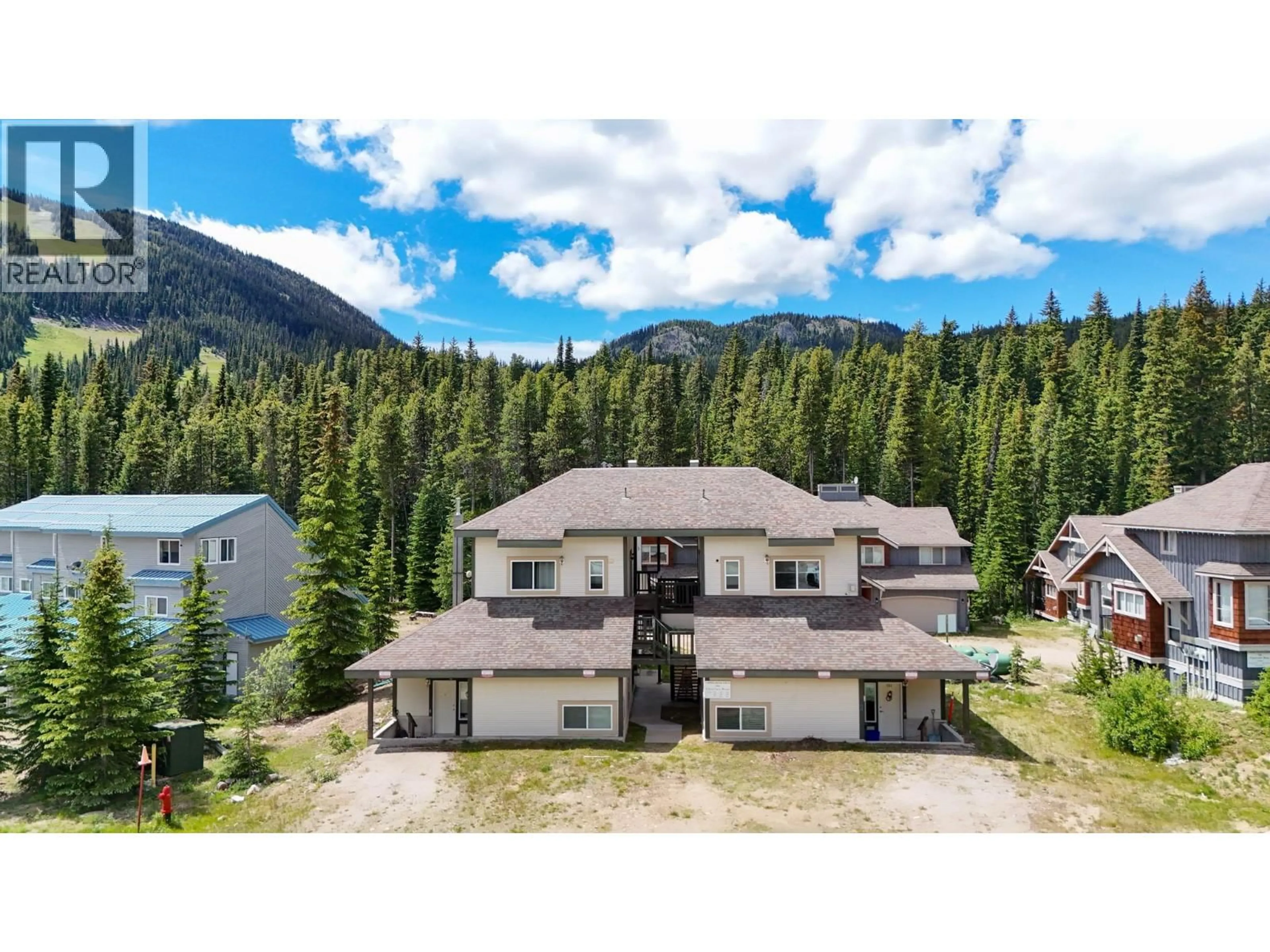 A pic from outside/outdoor area/front of a property/back of a property/a pic from drone, mountain view for 101 - 156 CLEARVIEW CRESCENT, Apex Mountain British Columbia V2A0E2