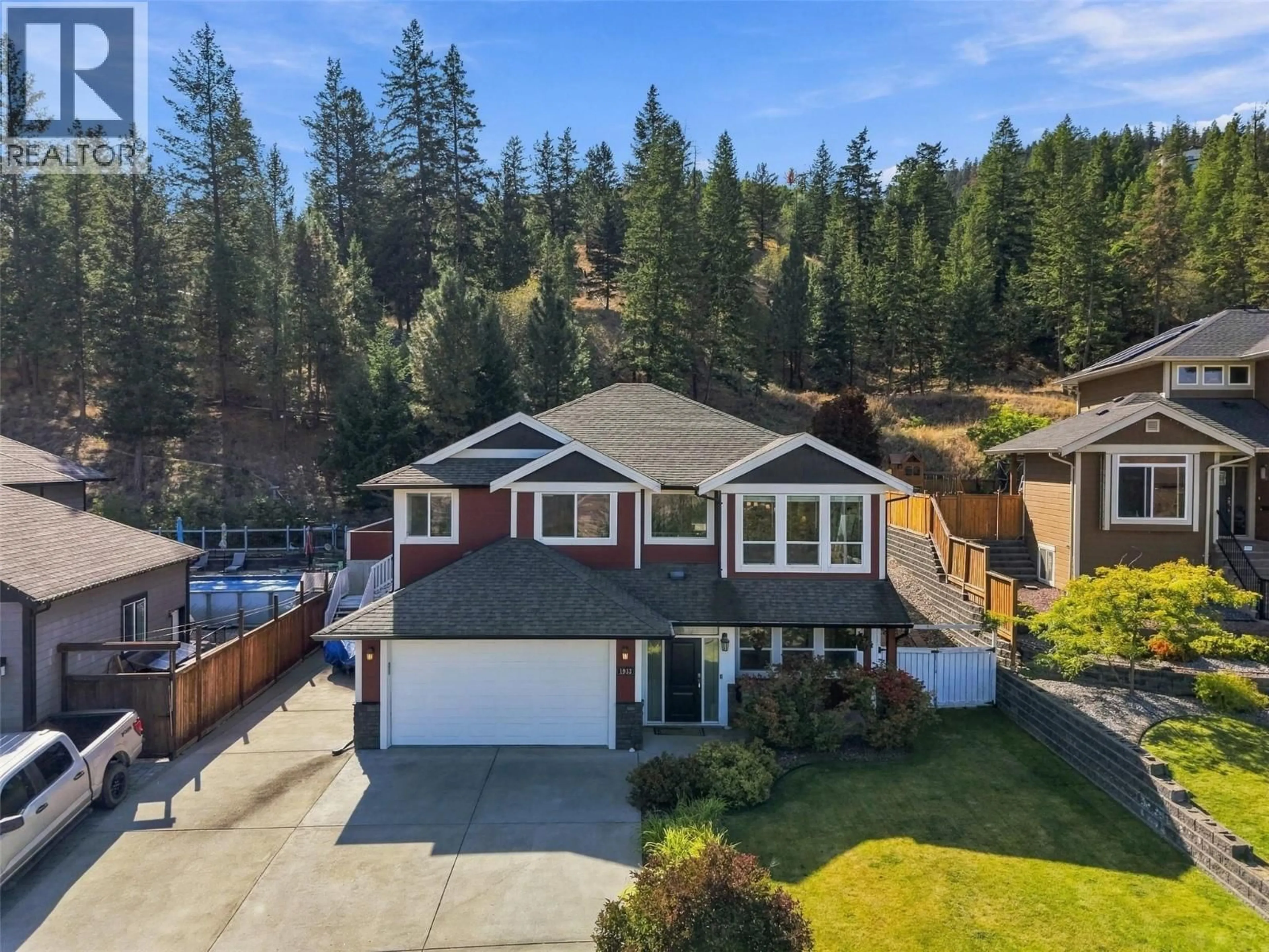 A pic from outside/outdoor area/front of a property/back of a property/a pic from drone, unknown for 1933 GALORE CRESCENT, Kamloops British Columbia V2E0E7