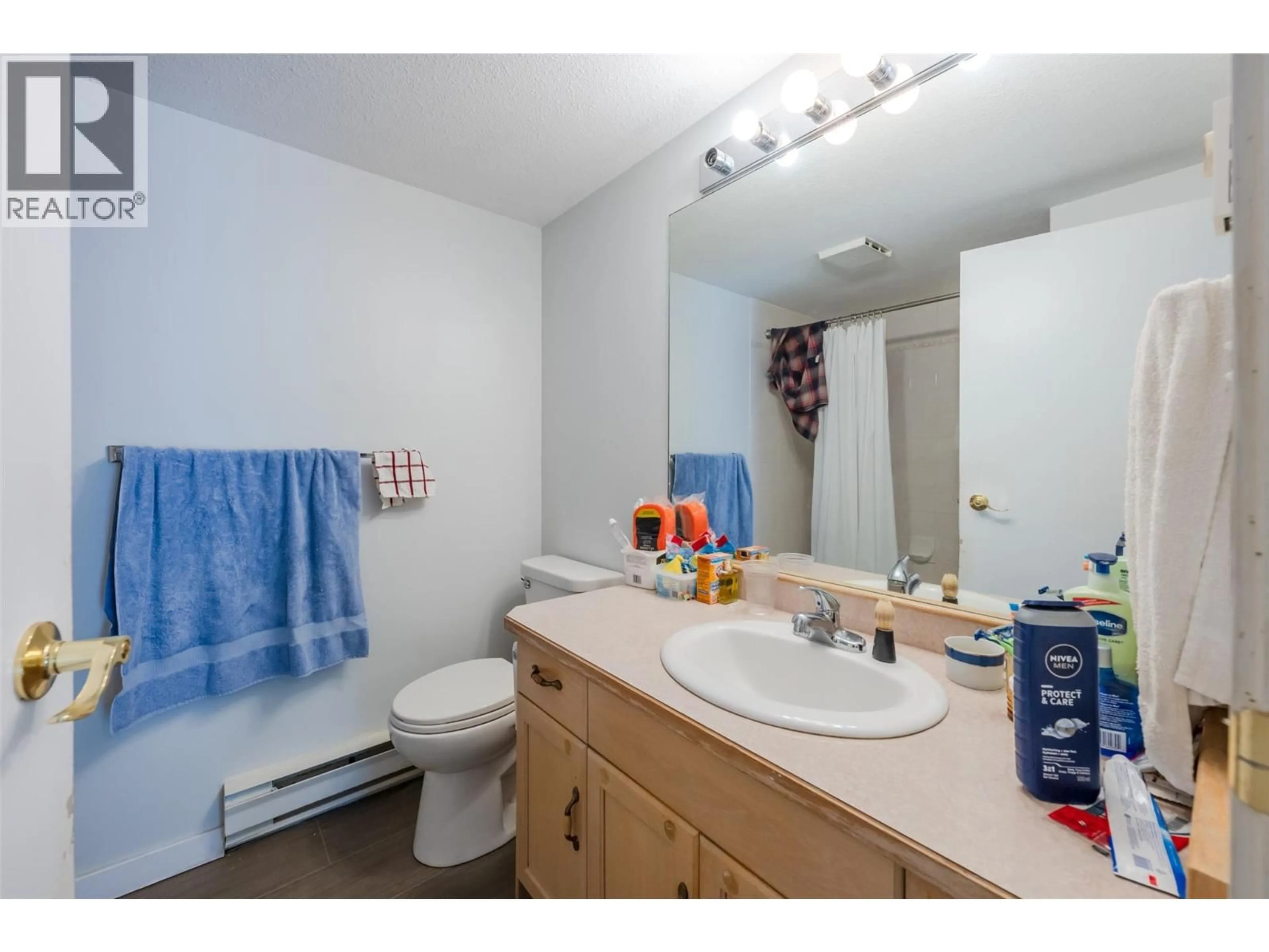 Standard bathroom, unknown for 103 - 872 FAIRVIEW ROAD, Penticton British Columbia V2A5Y8