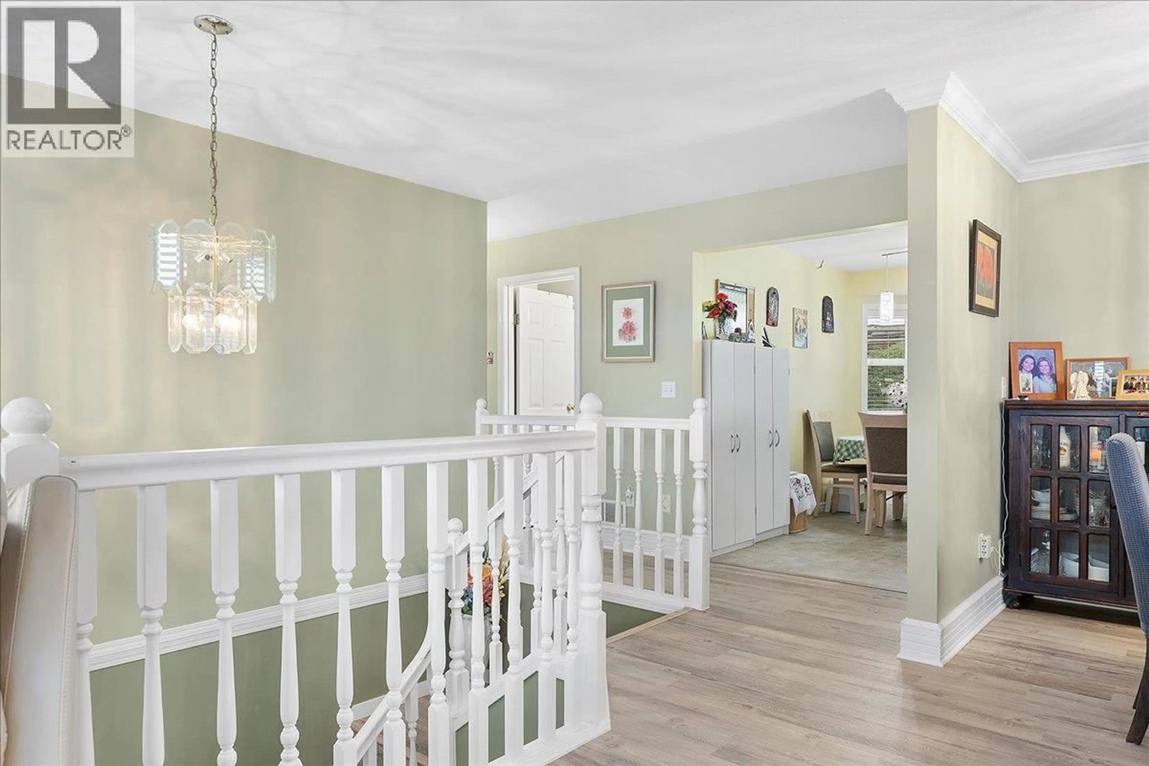 Indoor foyer for 4205 WELLINGTON DRIVE, Vernon British Columbia V1T9H7