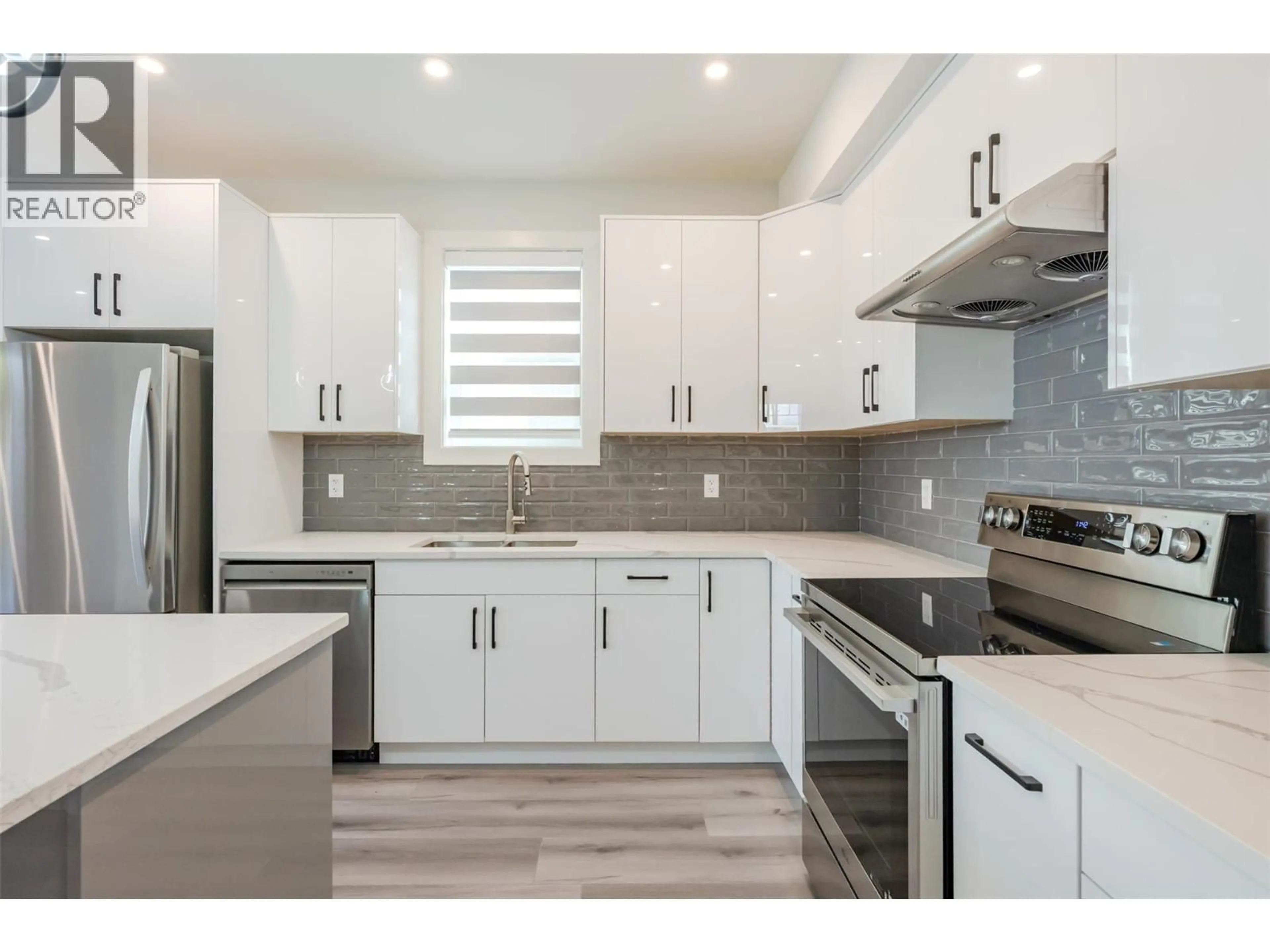 Open concept kitchen, unknown for 102 - 2644 SOUTH MAIN STREET, Penticton British Columbia V2A5J3