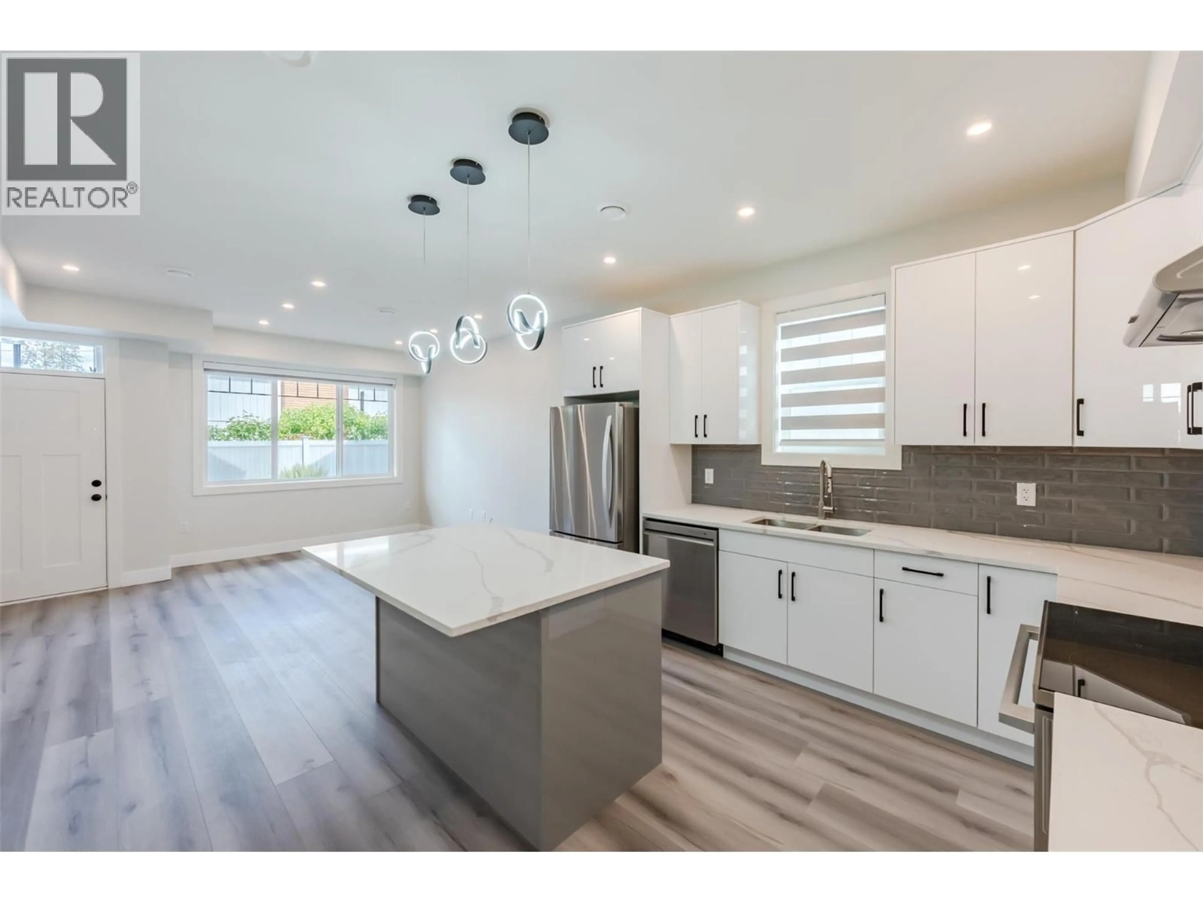Open concept kitchen, unknown for 102 - 2644 SOUTH MAIN STREET, Penticton British Columbia V2A5J3
