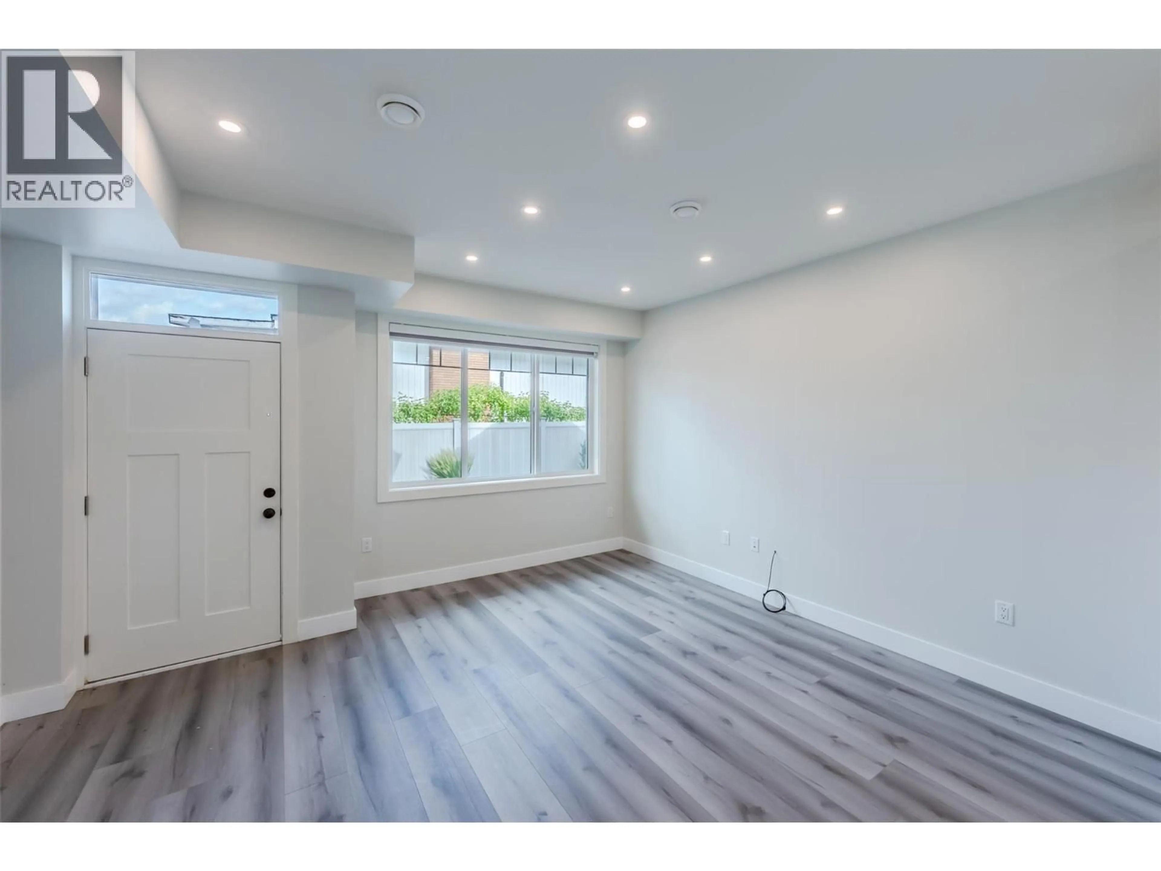 A pic of a room for 102 - 2644 SOUTH MAIN STREET, Penticton British Columbia V2A5J3
