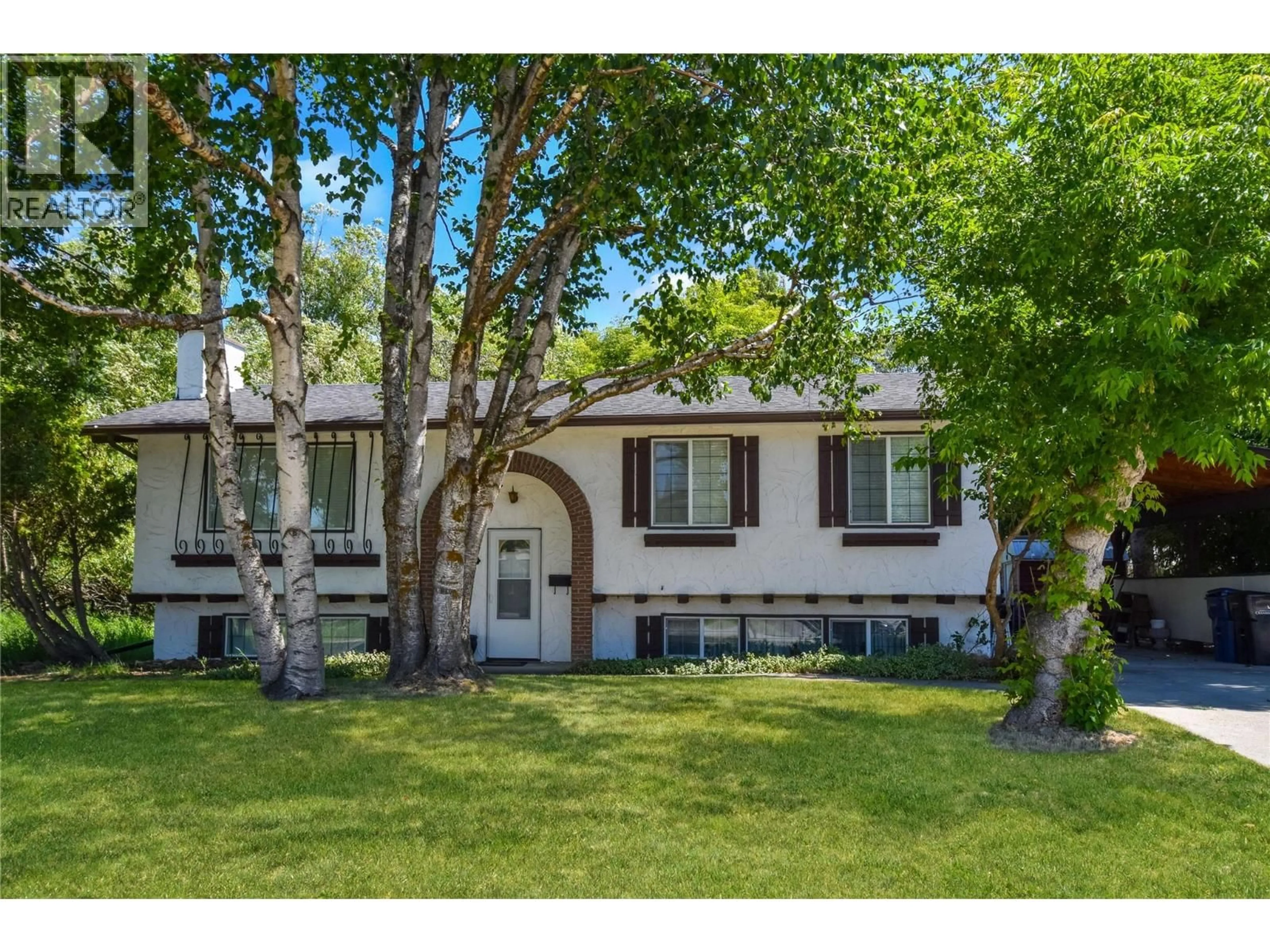 A pic from outside/outdoor area/front of a property/back of a property/a pic from drone, street for 508 16TH AVE S OTHER, Cranbrook British Columbia V1C2Z9