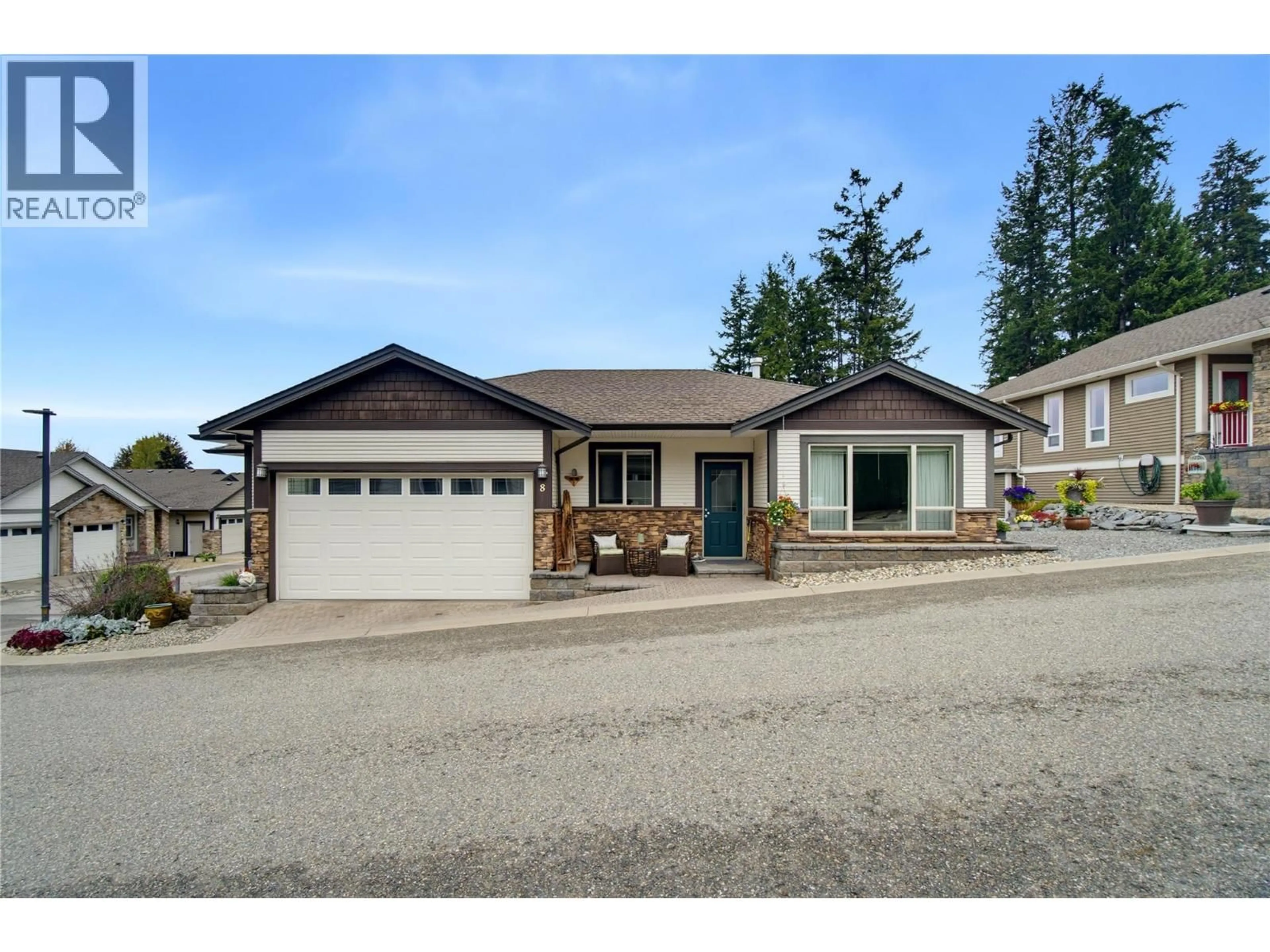Home with vinyl exterior material, street for 8 - 2850 7TH AVENUE NORTHEAST, Salmon Arm British Columbia V1E0B7