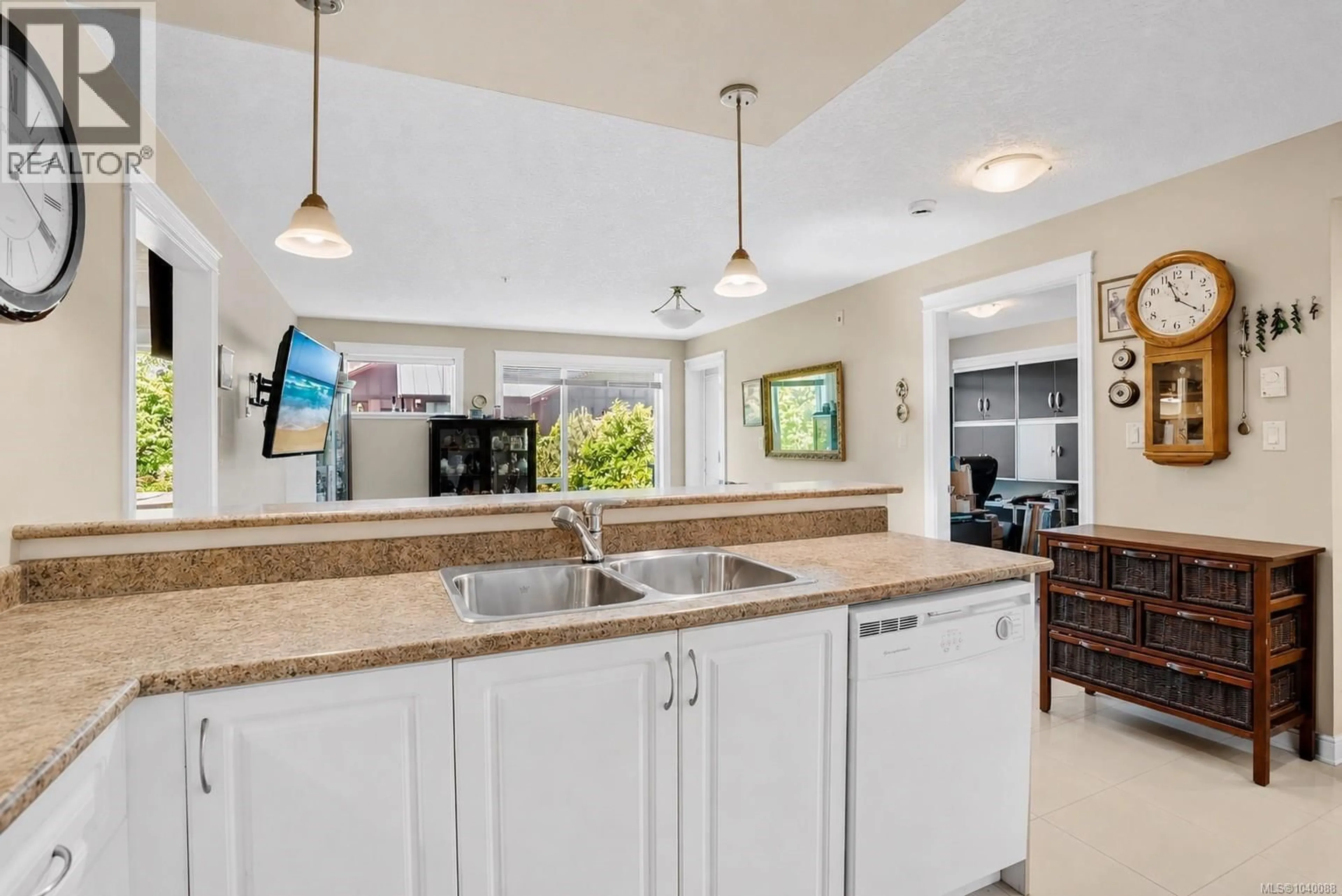 Open concept kitchen, ceramic/tile floor for 204 - 4536 VIEWMONT AVENUE, Saanich British Columbia V8Z5L2