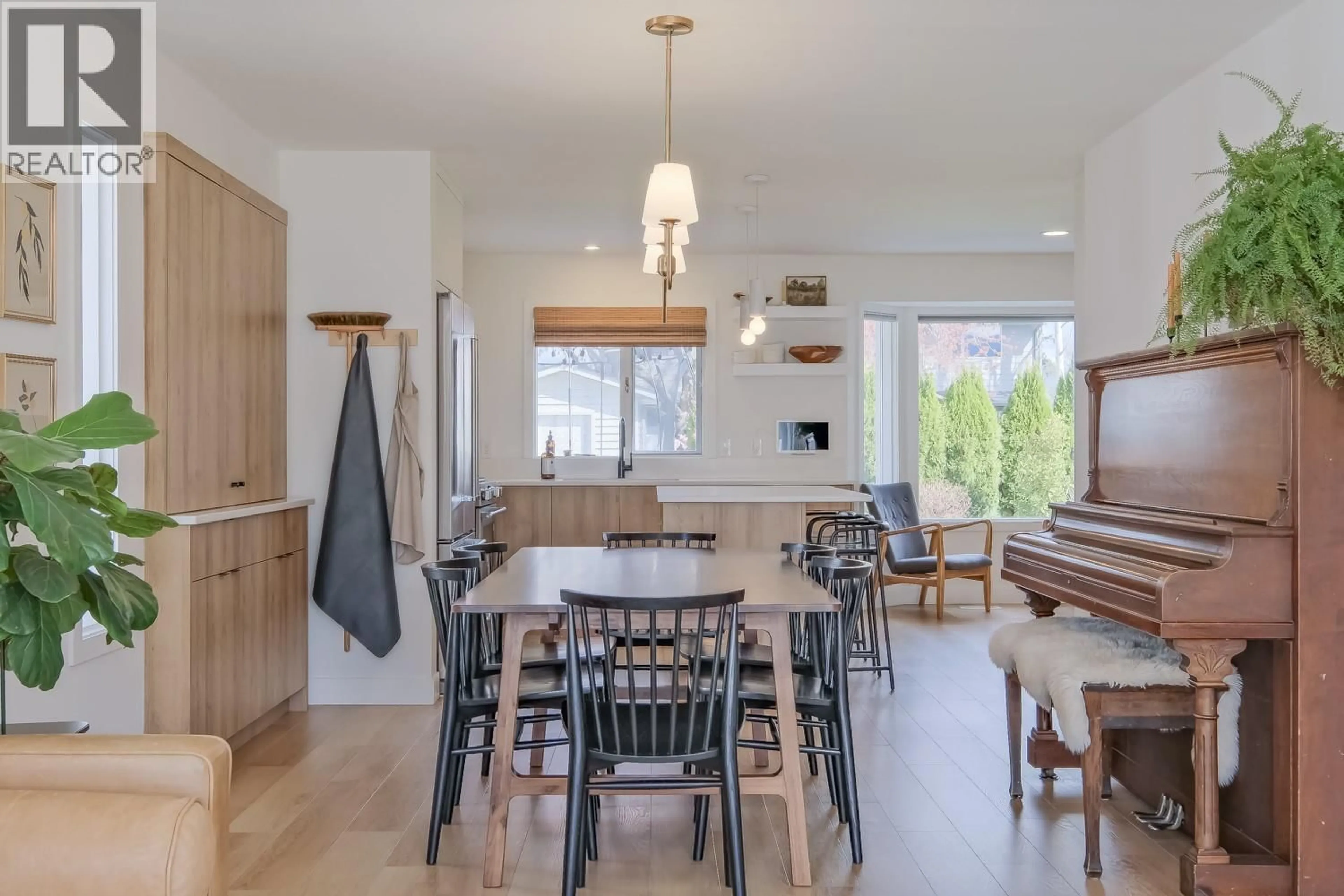Open concept kitchen, unknown for 1028 CUSHING COURT, Kelowna British Columbia V1Y8W7