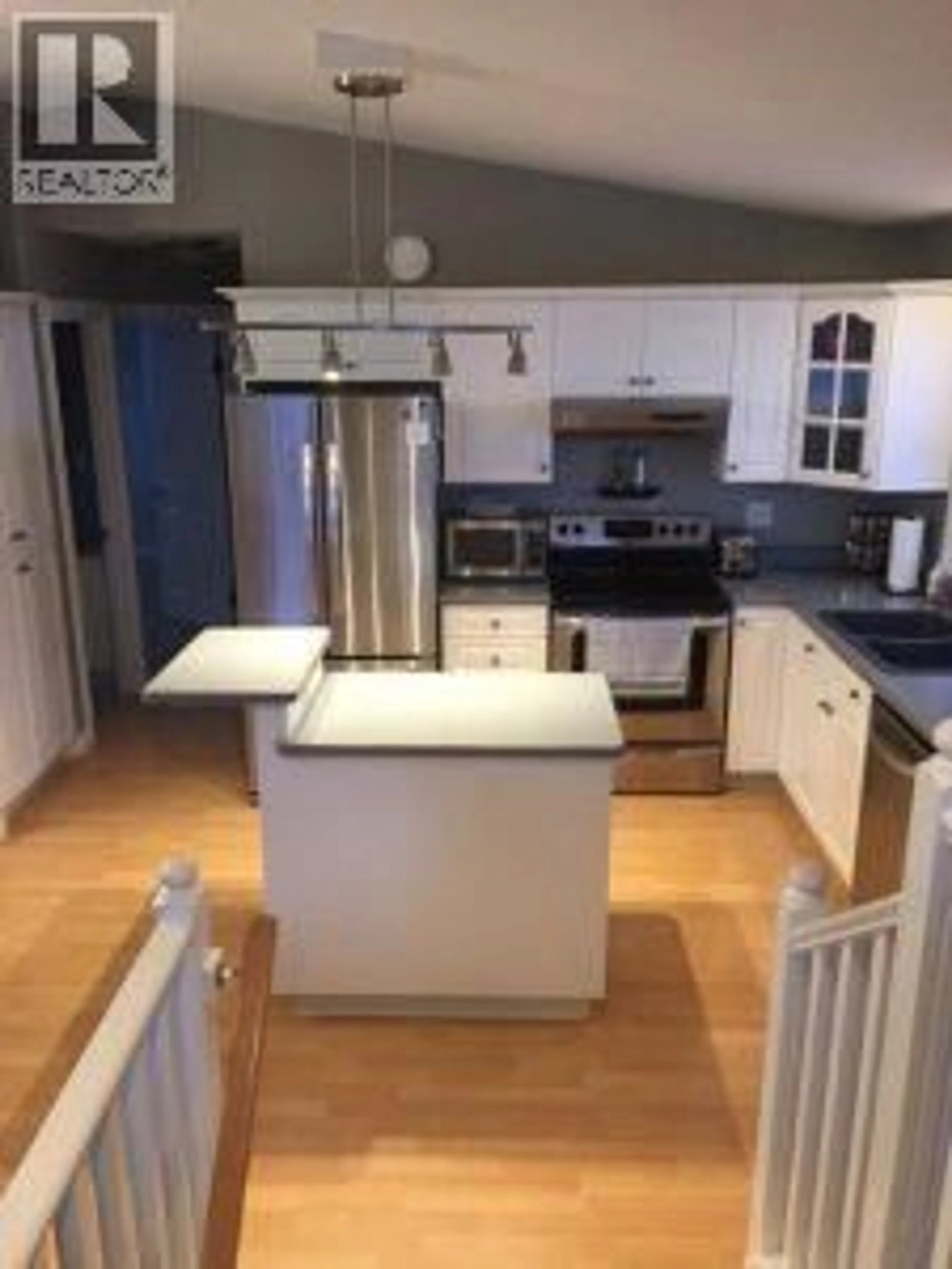 Open concept kitchen, unknown for 10717 CYPRUS COURT, Dawson Creek British Columbia V1G4N1