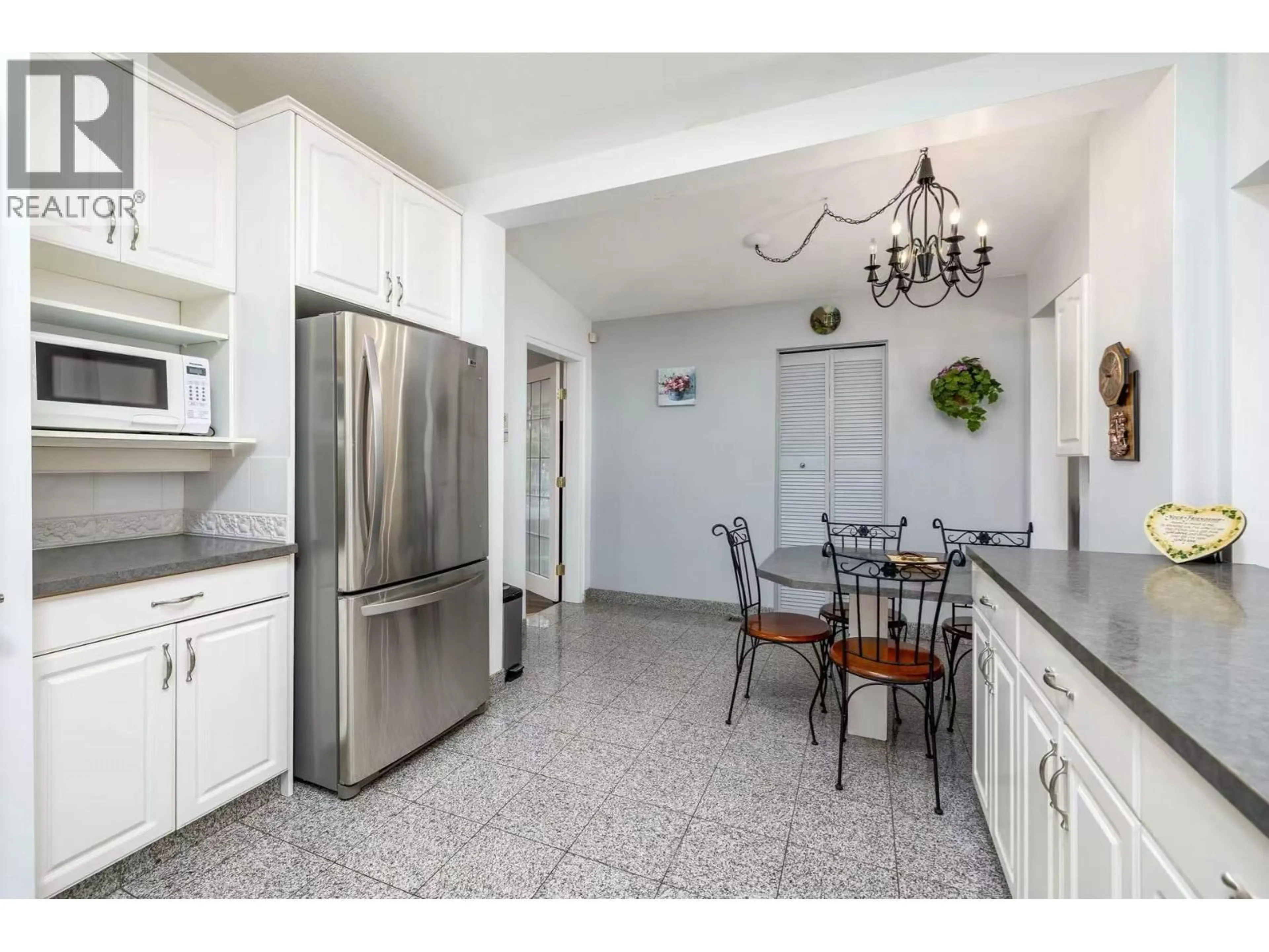 Open concept kitchen, ceramic/tile floor for 1201 KELGLEN CRESCENT, Kelowna British Columbia V1Y6K4