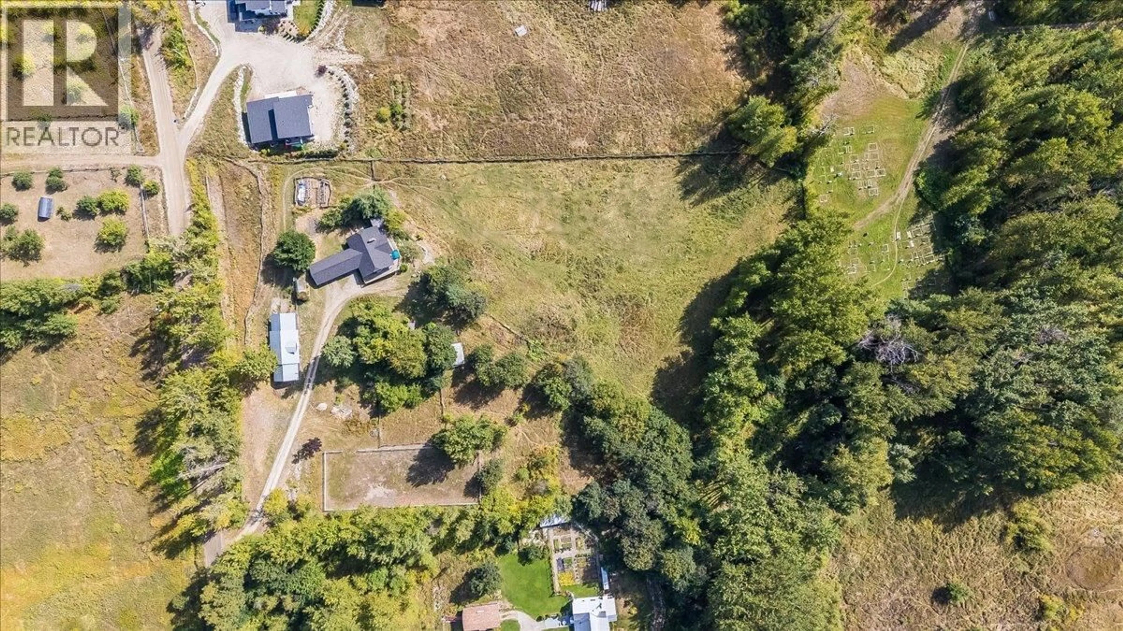 A pic from outside/outdoor area/front of a property/back of a property/a pic from drone, unknown for 2961 HAPPY VALLEY ROAD, Rossland British Columbia V0G1Y0
