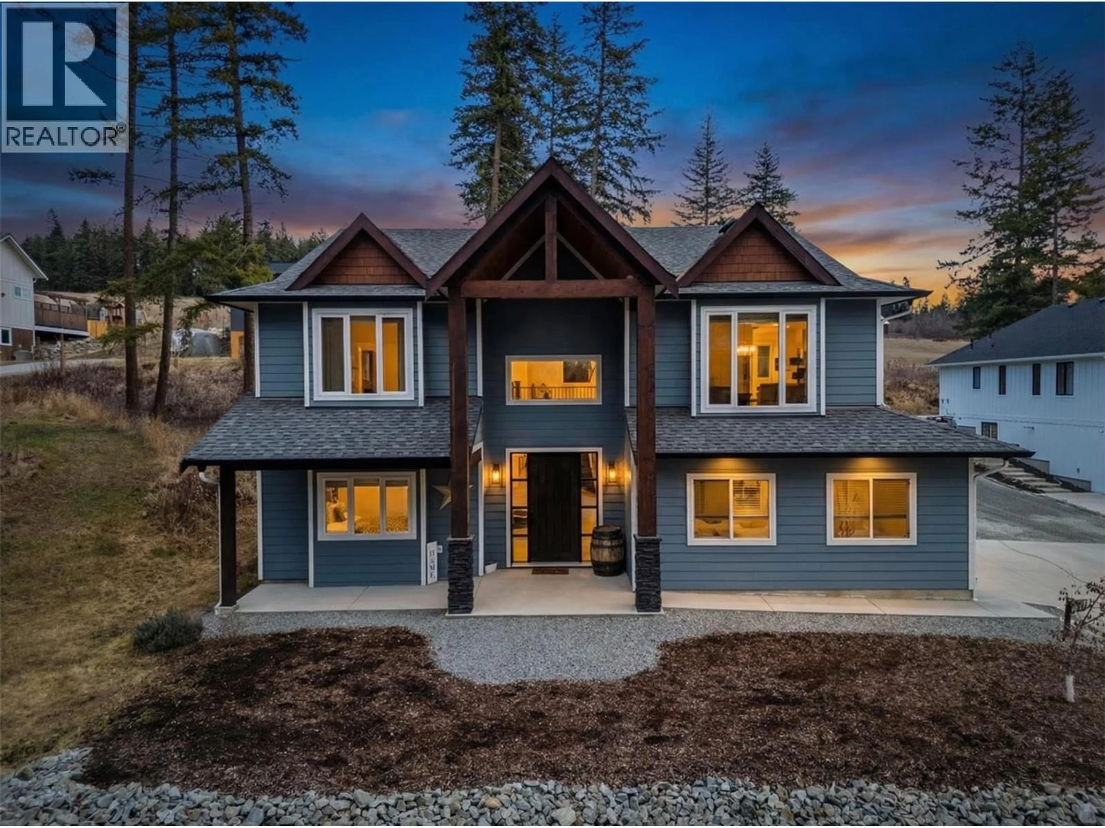 Home with vinyl exterior material, mountain view for 3200 20 STREET NORTHEAST, Salmon Arm British Columbia V1E2G9