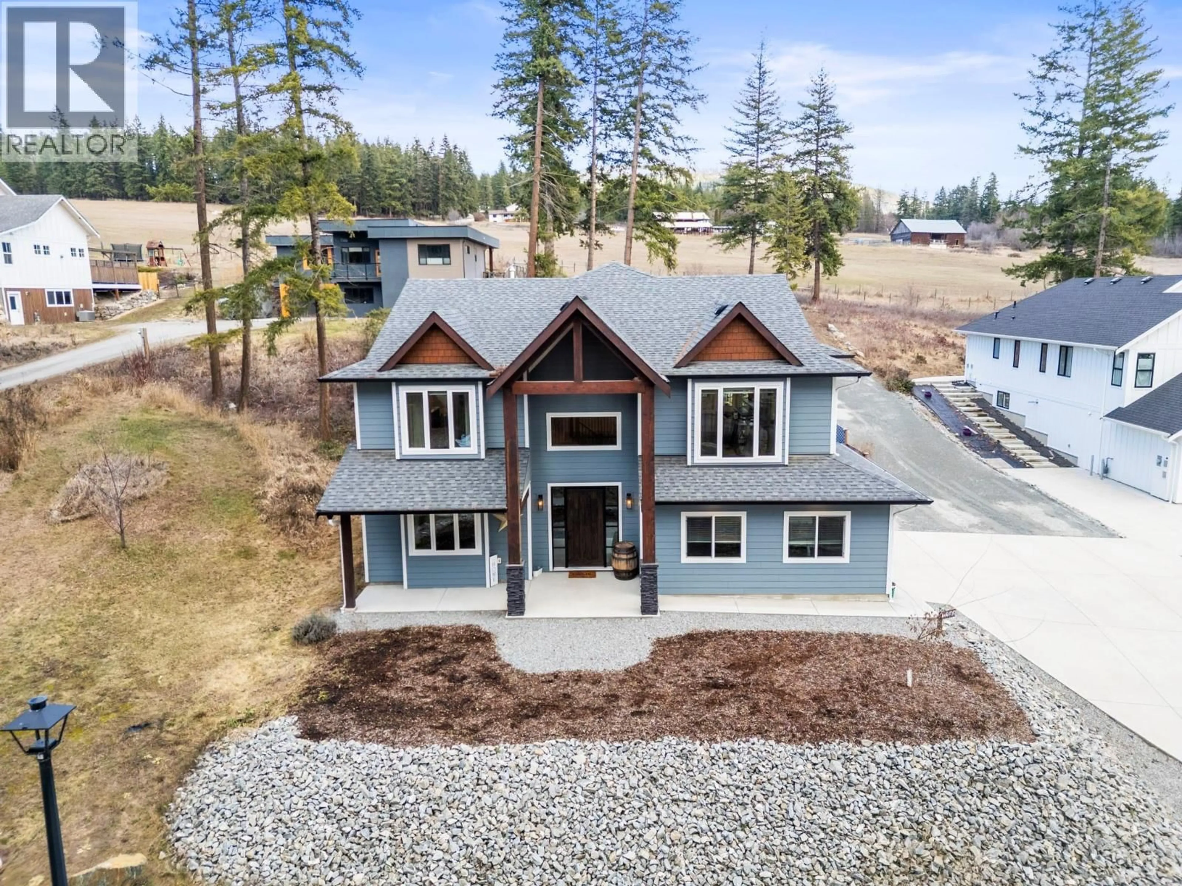 A pic from outside/outdoor area/front of a property/back of a property/a pic from drone, unknown for 3200 20 STREET NORTHEAST, Salmon Arm British Columbia V1E2G9