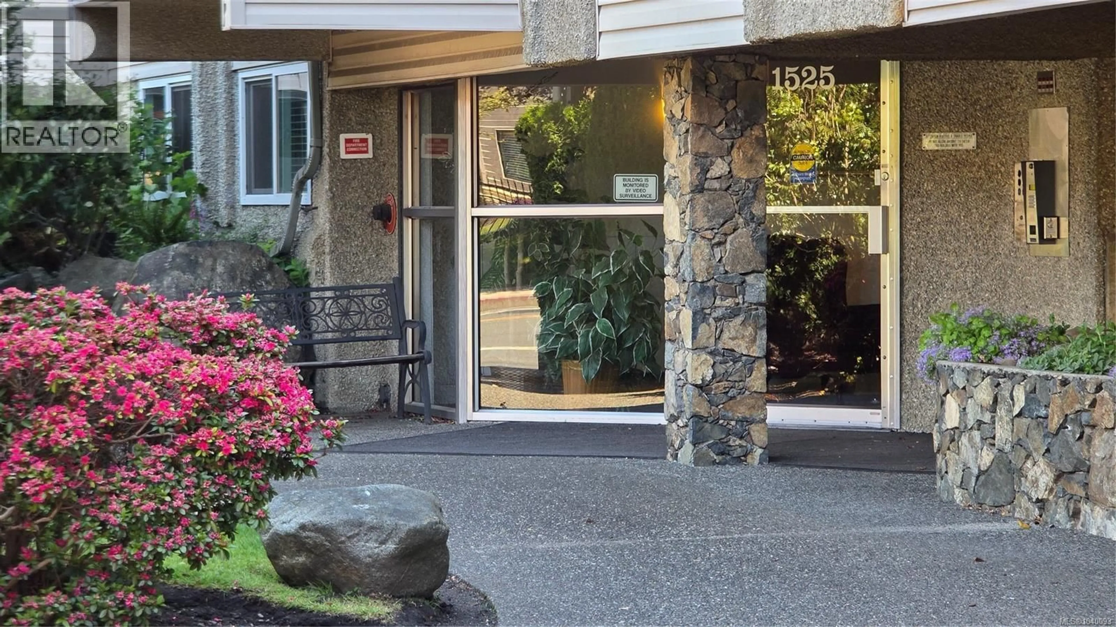 Unknown for 412 - 1525 HILLSIDE AVENUE, Victoria British Columbia V8T2C1