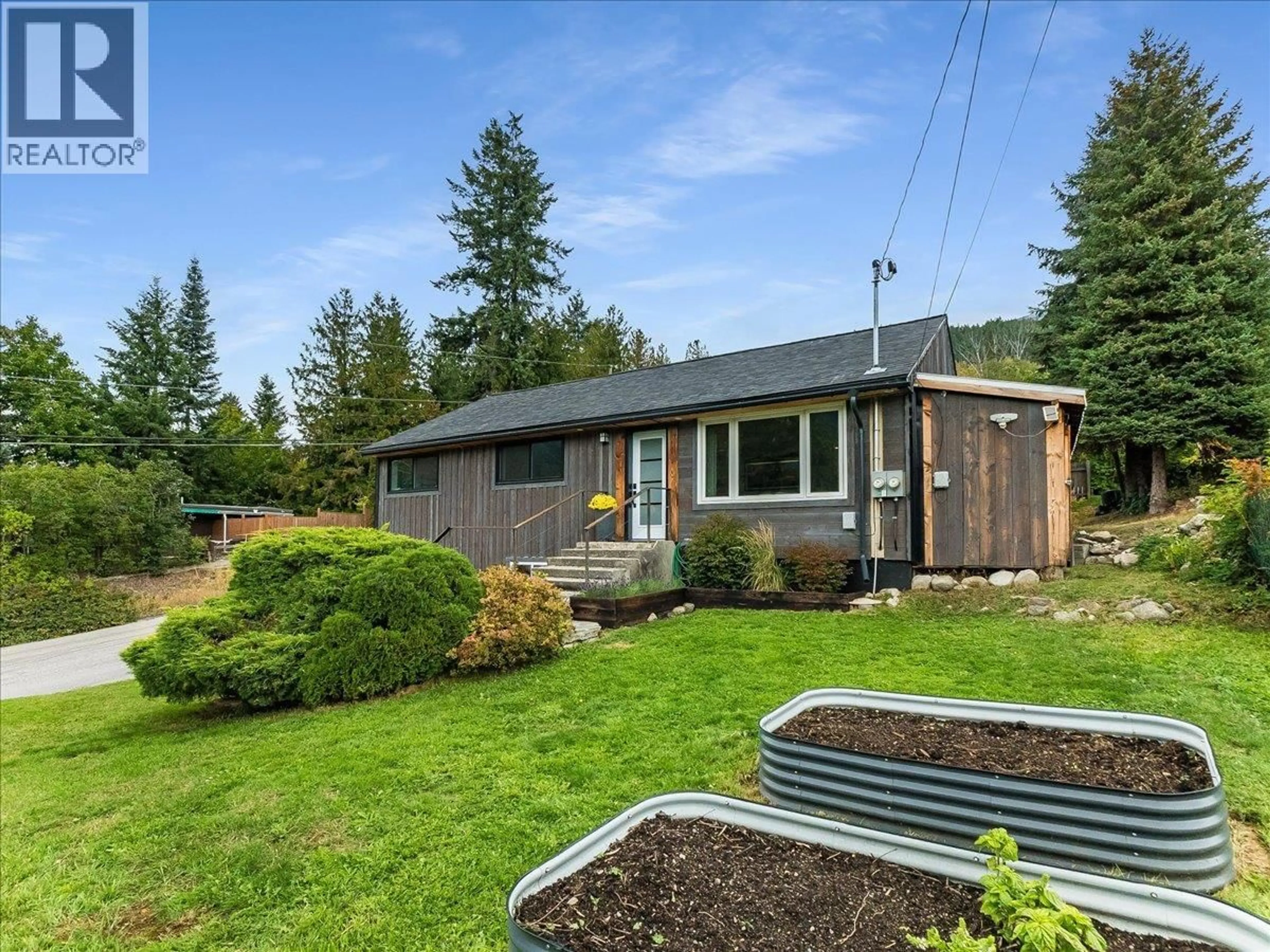 Home with vinyl exterior material, unknown for 622 EIGHTH STREET, Nelson British Columbia V1L3A7